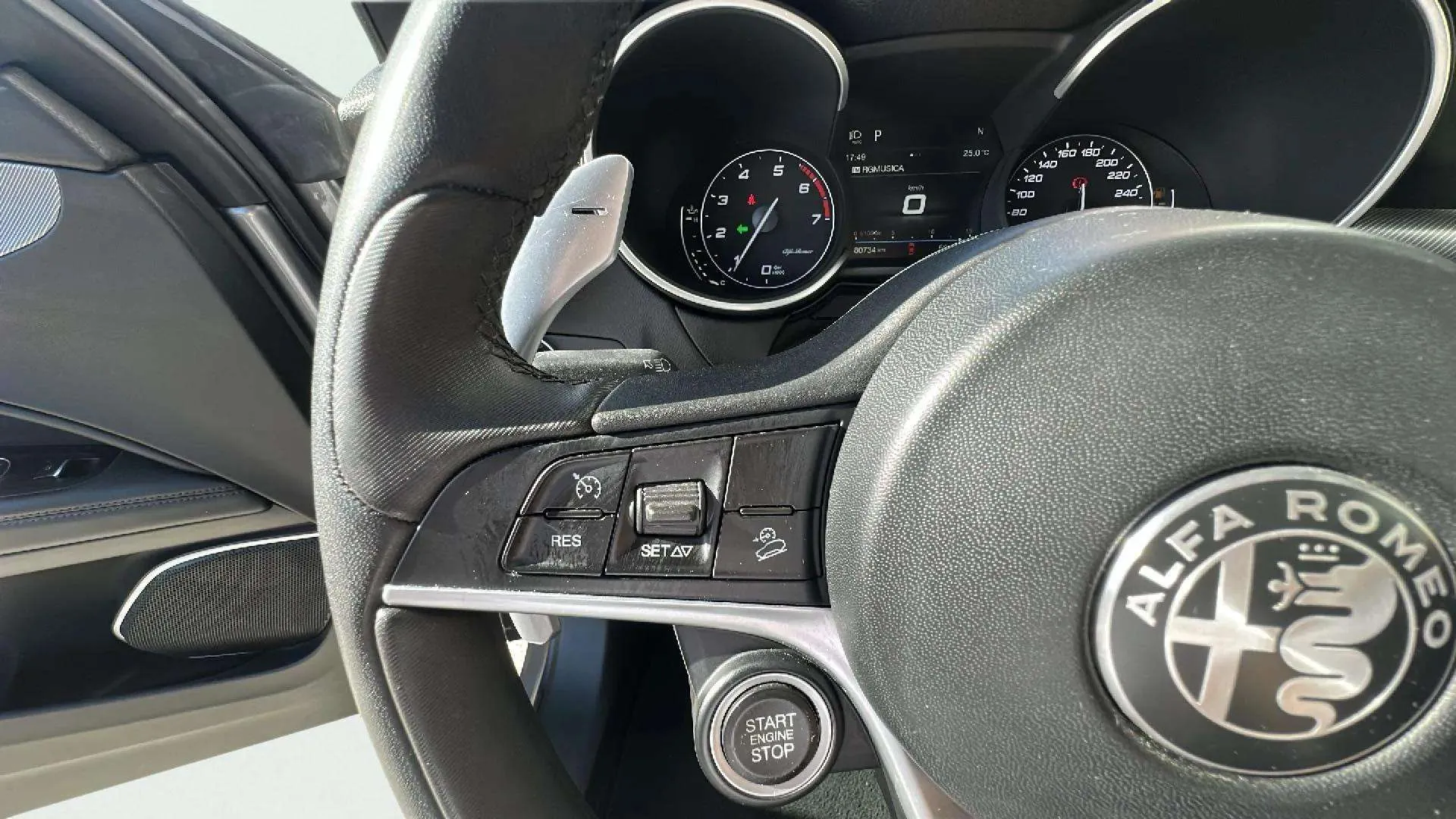 Alfa Romeo Stelvio 2.0 Gasolina Executive AWD - foto 18