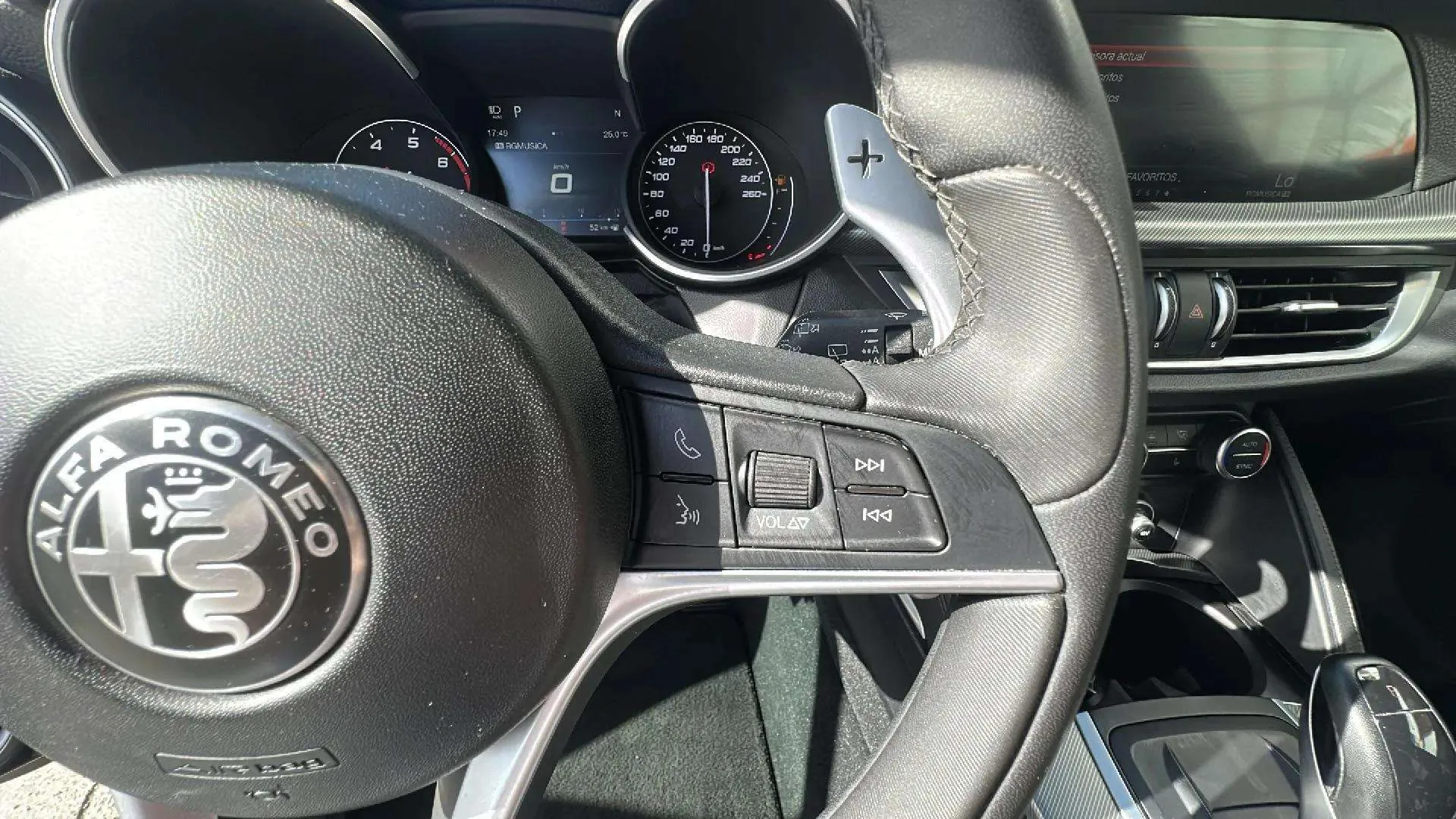 Alfa Romeo Stelvio 2.0 Gasolina Executive AWD - foto 19