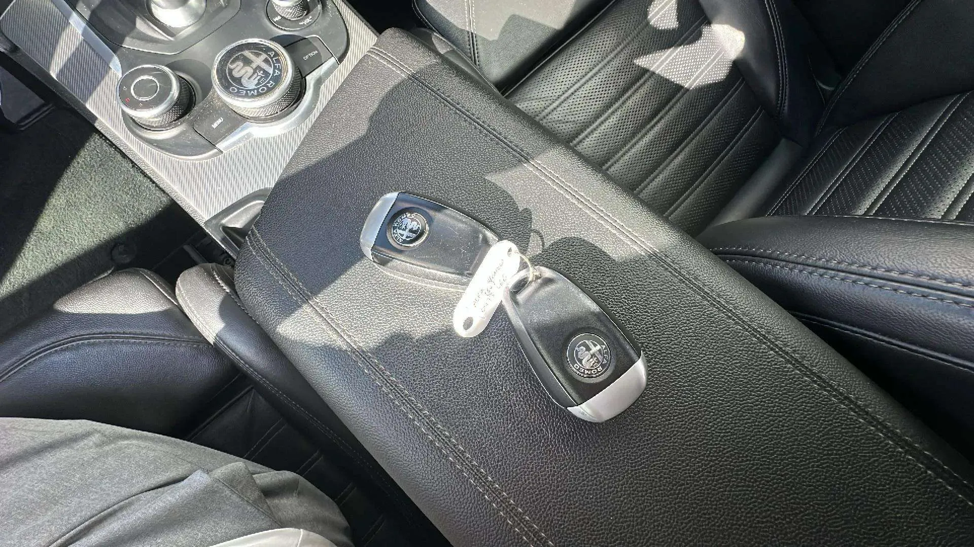 Alfa Romeo Stelvio 2.0 Gasolina Executive AWD - foto 27