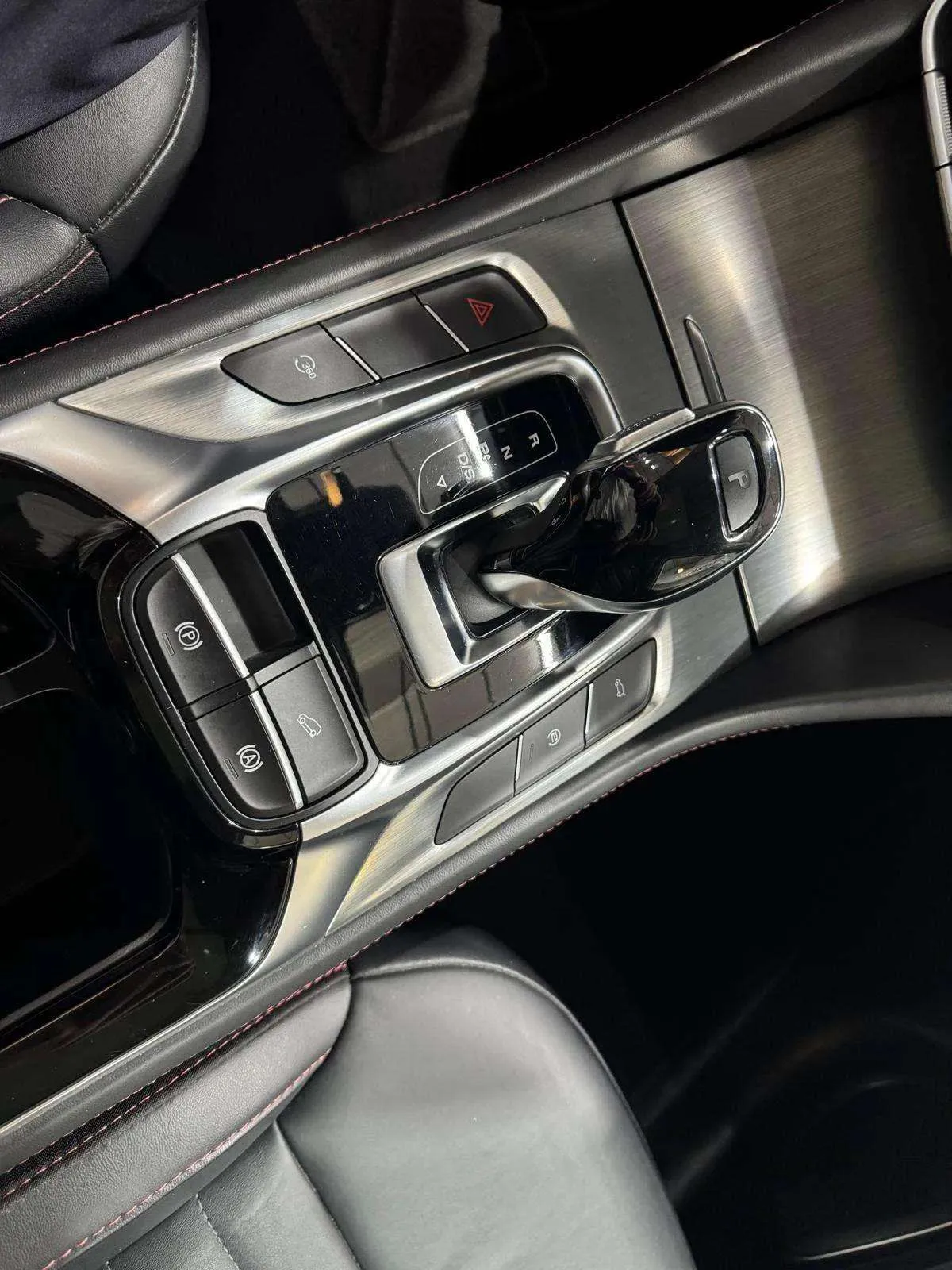 MG HS 1.5T Luxury DCT - foto 15