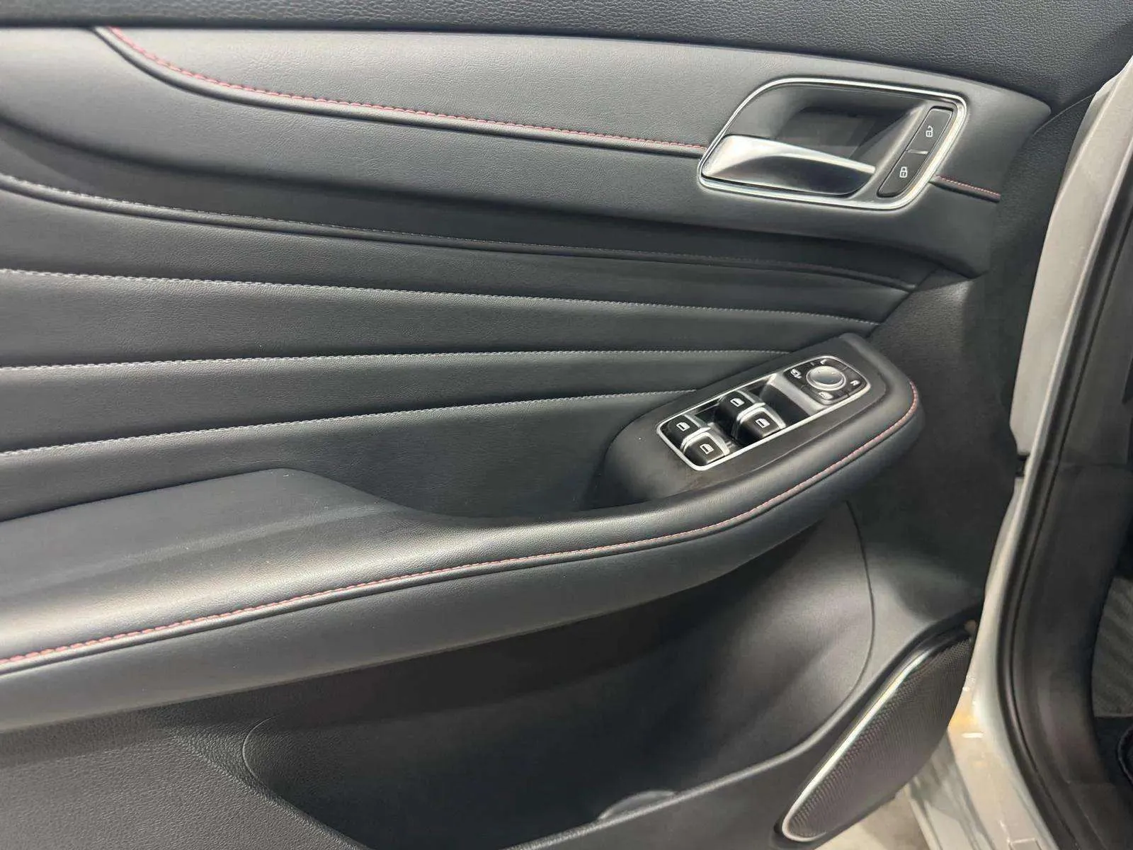 MG HS 1.5T Luxury DCT - foto 16