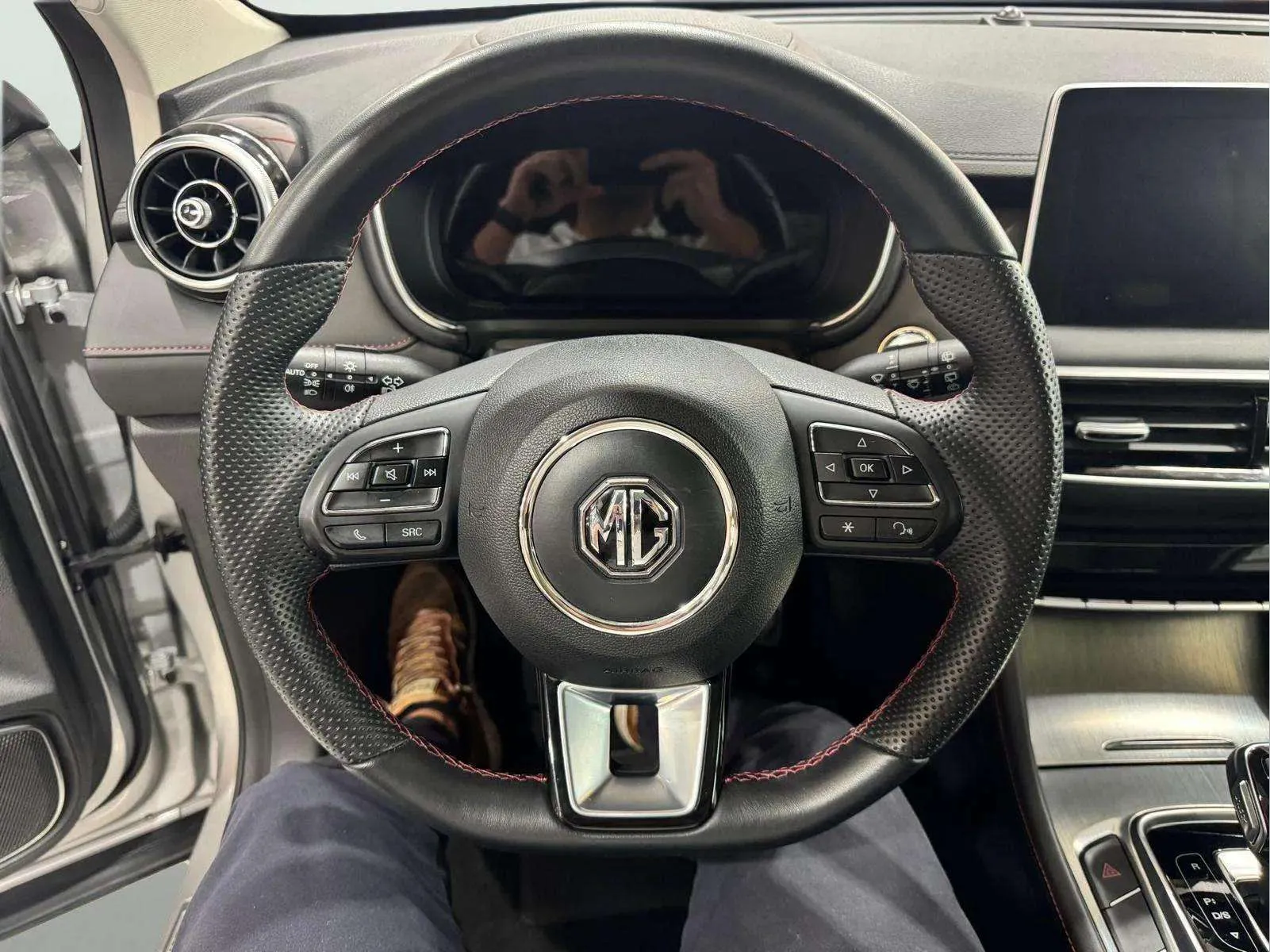 MG HS 1.5T Luxury DCT - foto 12