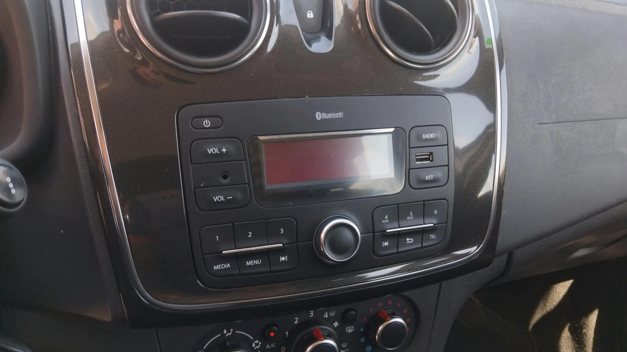 Dacia Sandero Access 1.0 18 - foto 16