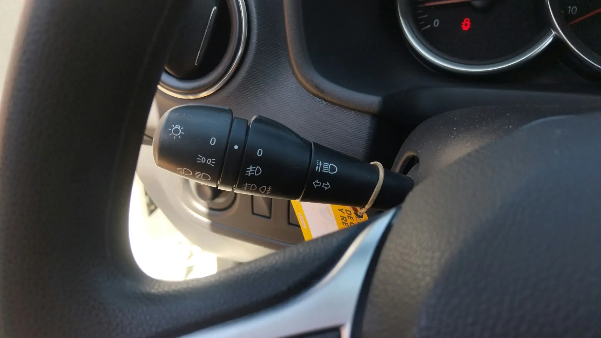 Dacia Sandero Access 1.0 18 - foto 19