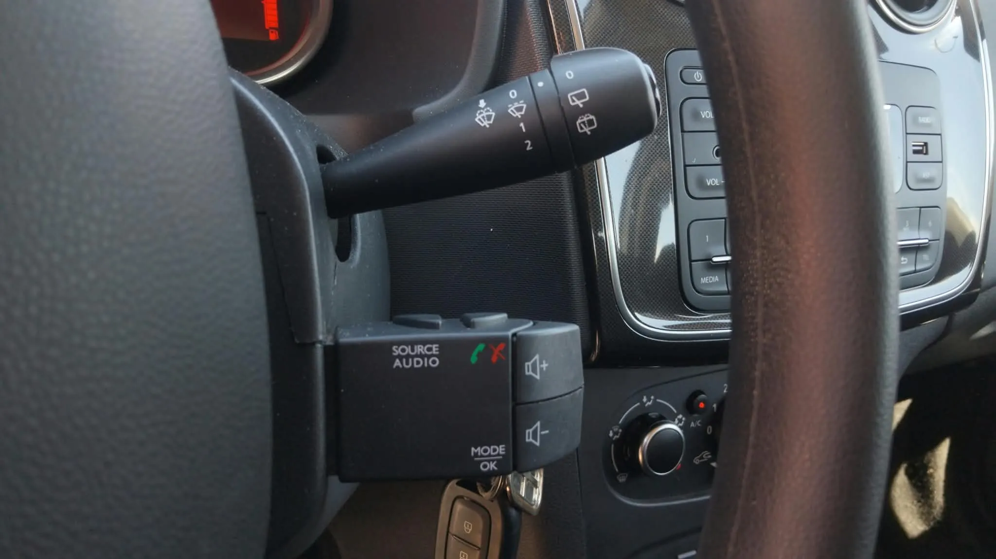 Dacia Sandero Access 1.0 18 - foto 20