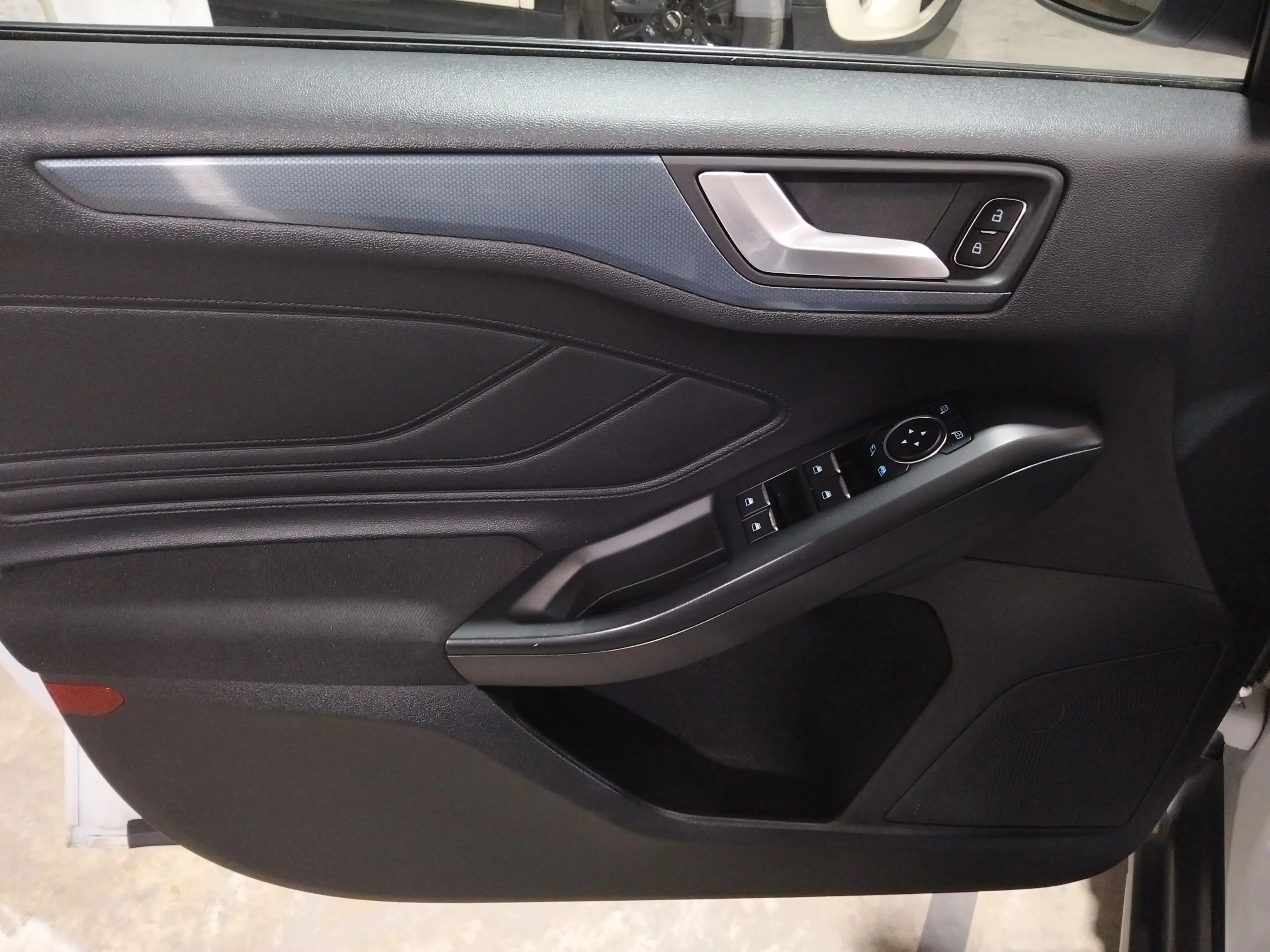 Ford Focus 1.5 EcoBoost Active - foto 21