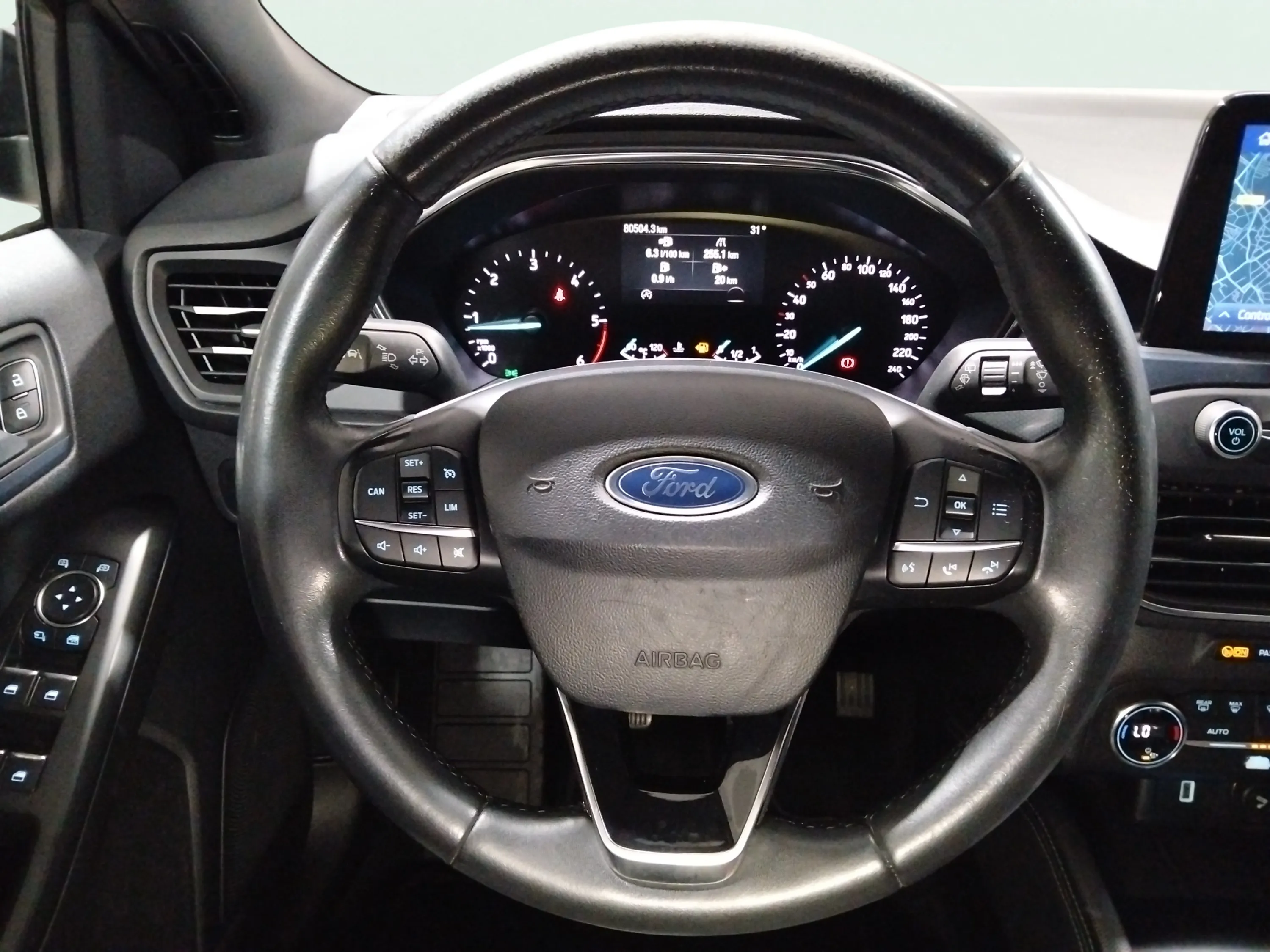 Ford Focus 1.5 EcoBoost Active - foto 11