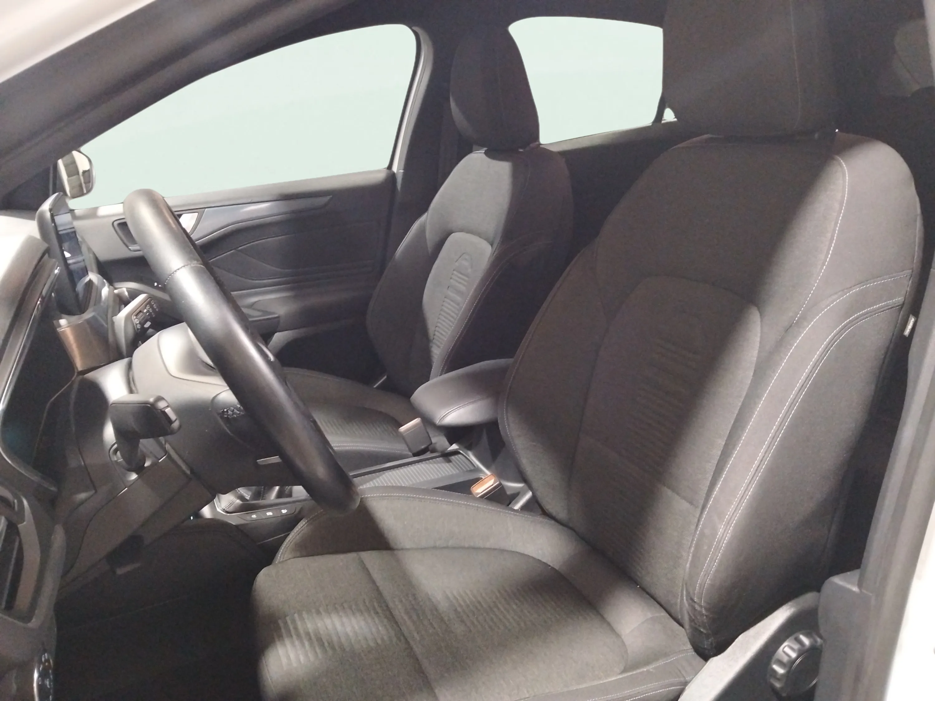 Ford Focus 1.5 EcoBoost Active - foto 14