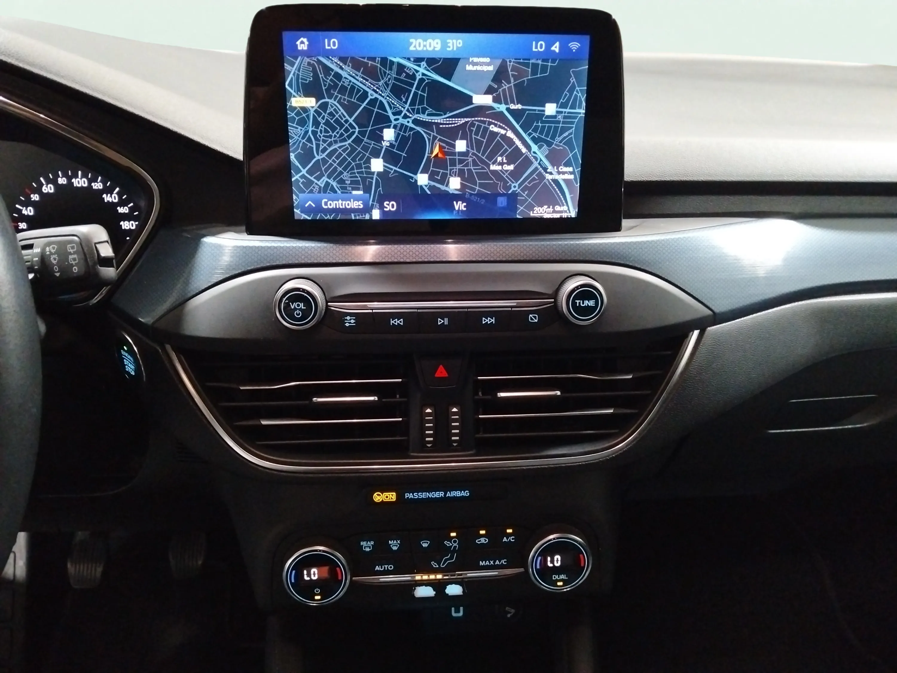 Ford Focus 1.5 EcoBoost Active - foto 22