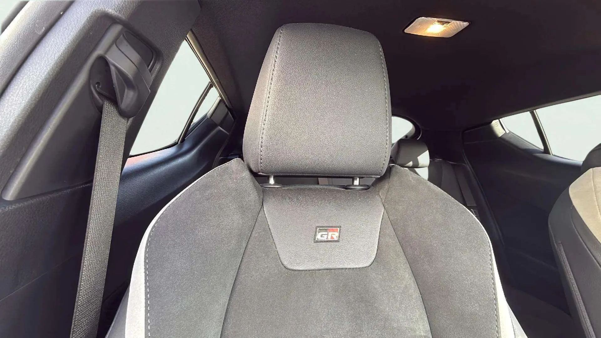 Toyota C-HR 2.0 180H GR Sport - foto 29