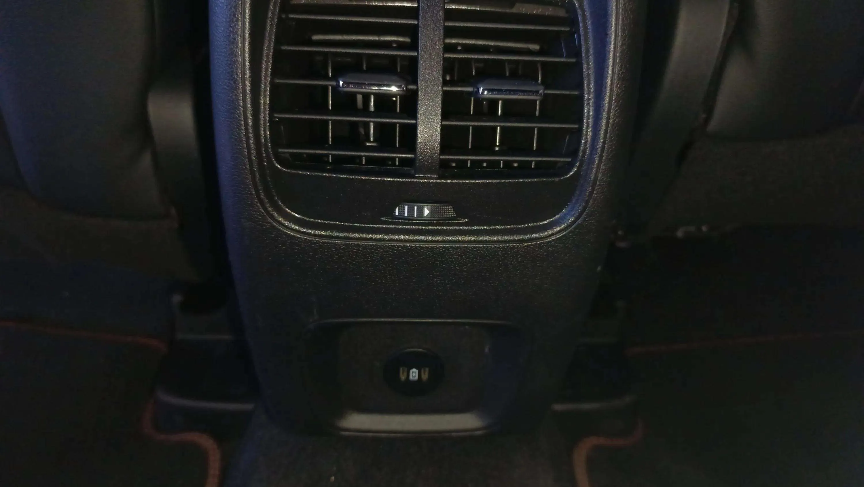 Ford Kuga ST-Line X 2.5 Duratec PHEV - foto 28