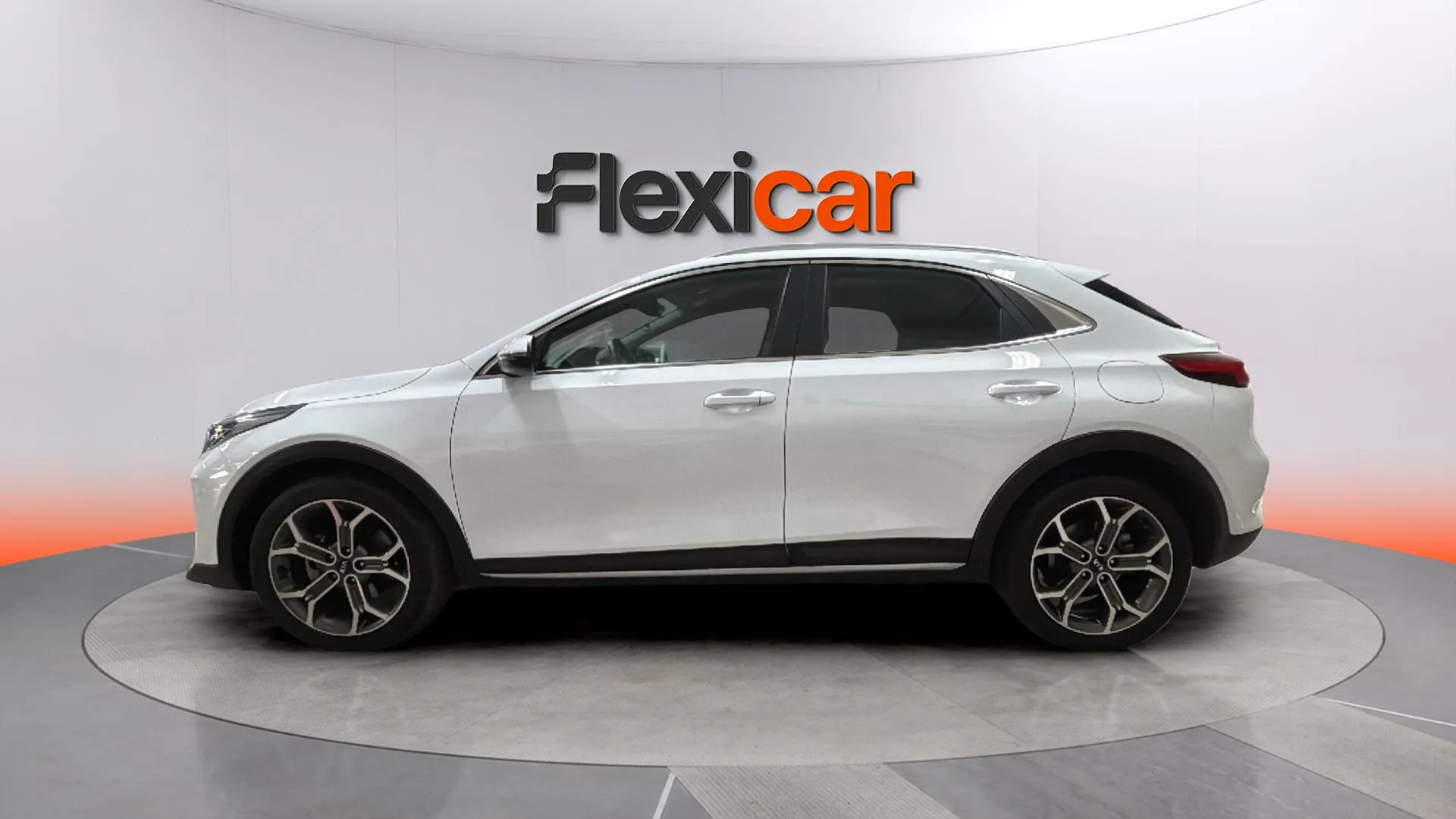 Kia XCeed 1.5 MHEV iMT Drive - foto 4