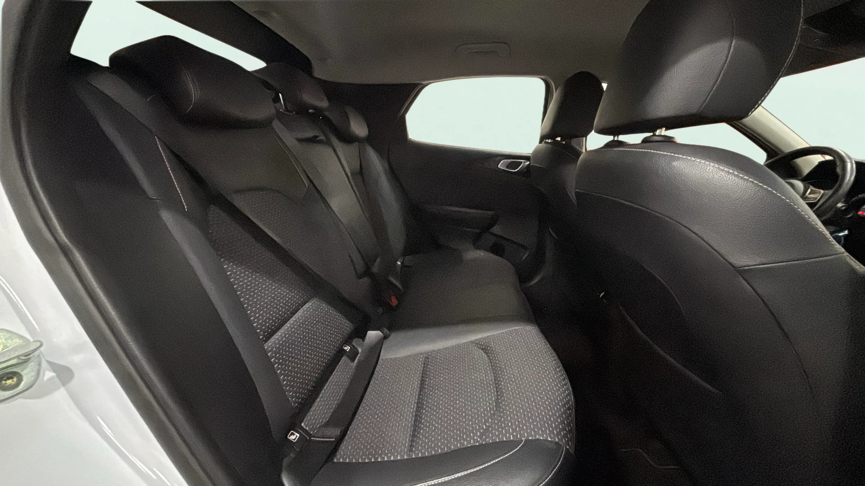 Kia XCeed 1.5 MHEV iMT Drive - foto 13