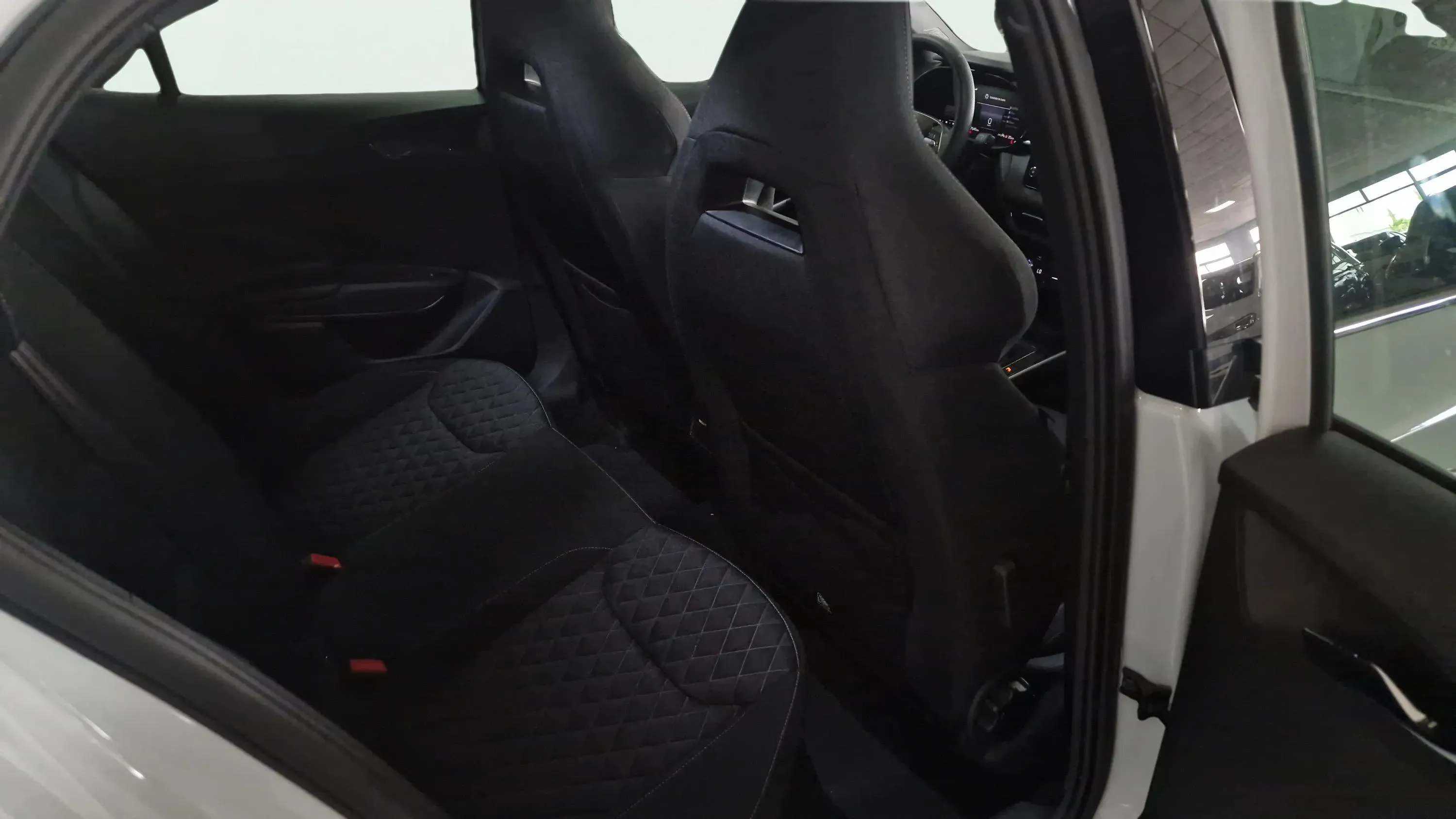 Škoda Fabia 1.0 TSI Monte Carlo - foto 22
