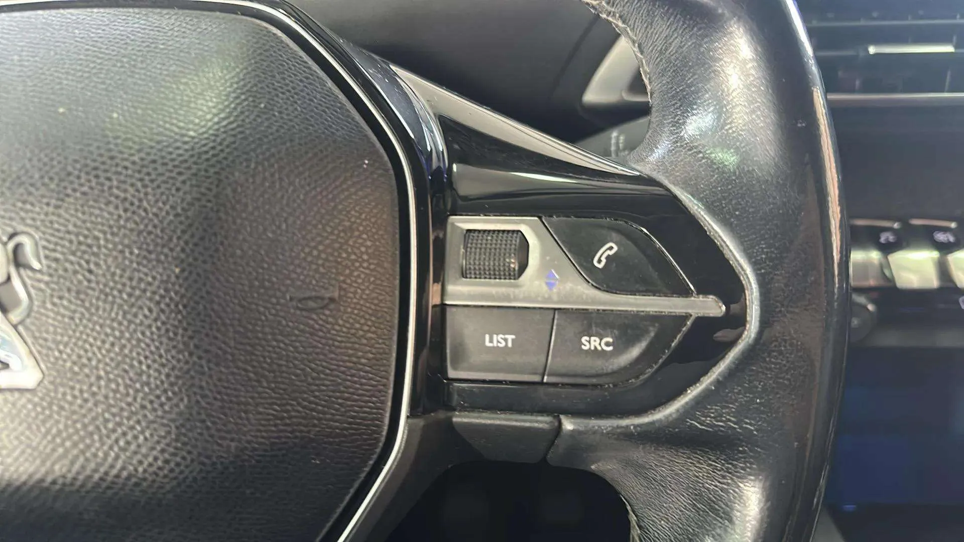 Peugeot 3008 1.2 PureTech Allure - foto 12
