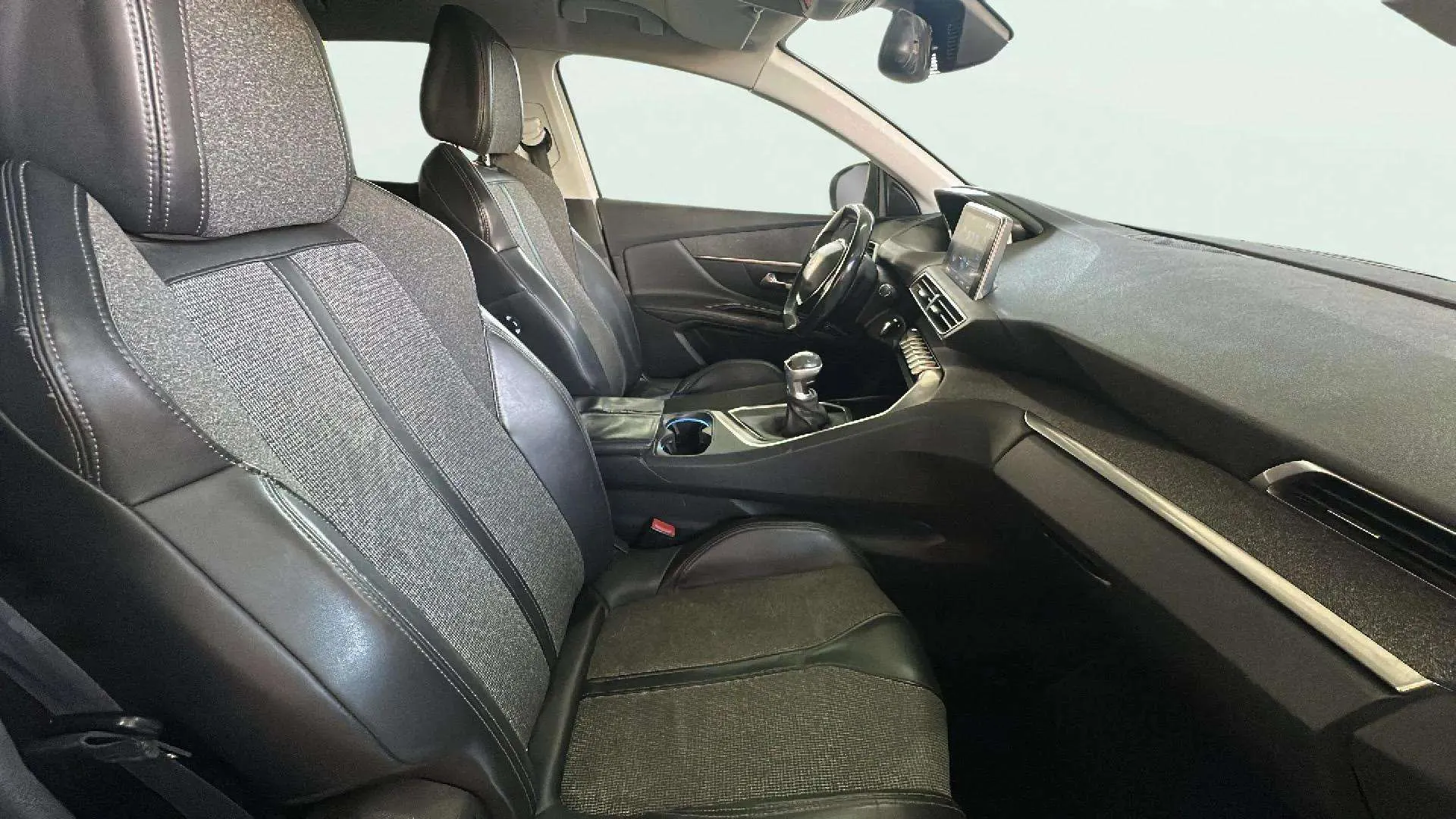 Peugeot 3008 1.2 PureTech Allure - foto 21