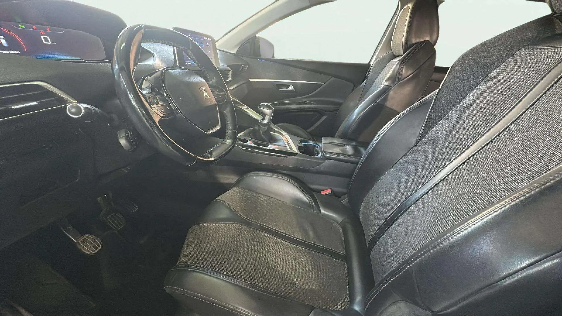 Peugeot 3008 1.2 PureTech Allure - foto 19