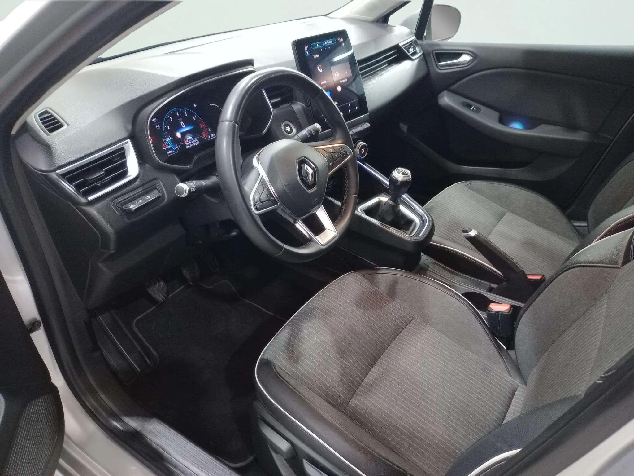 Renault Clio Intens TCe - foto 24