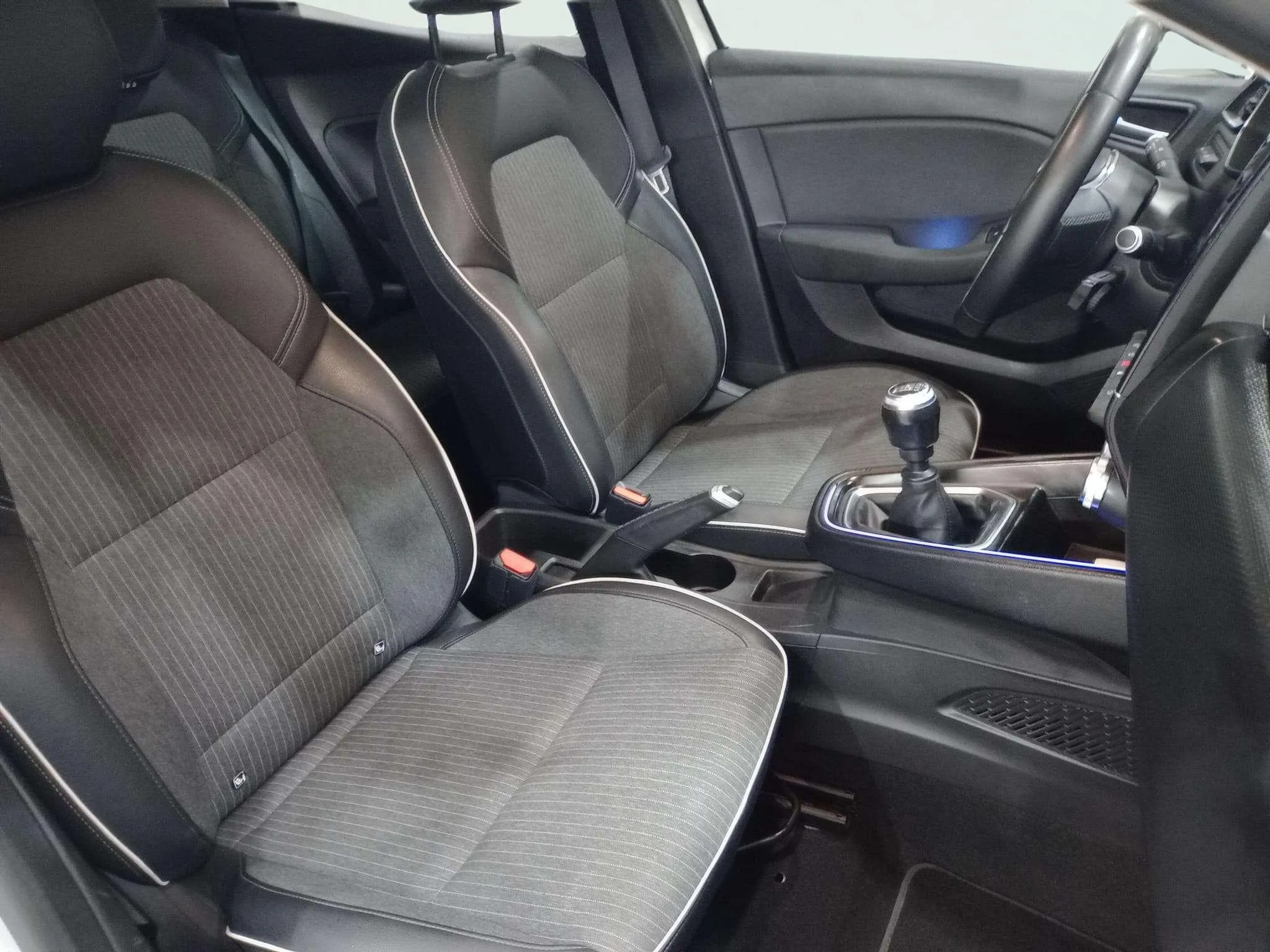 Renault Clio Intens TCe - foto 12
