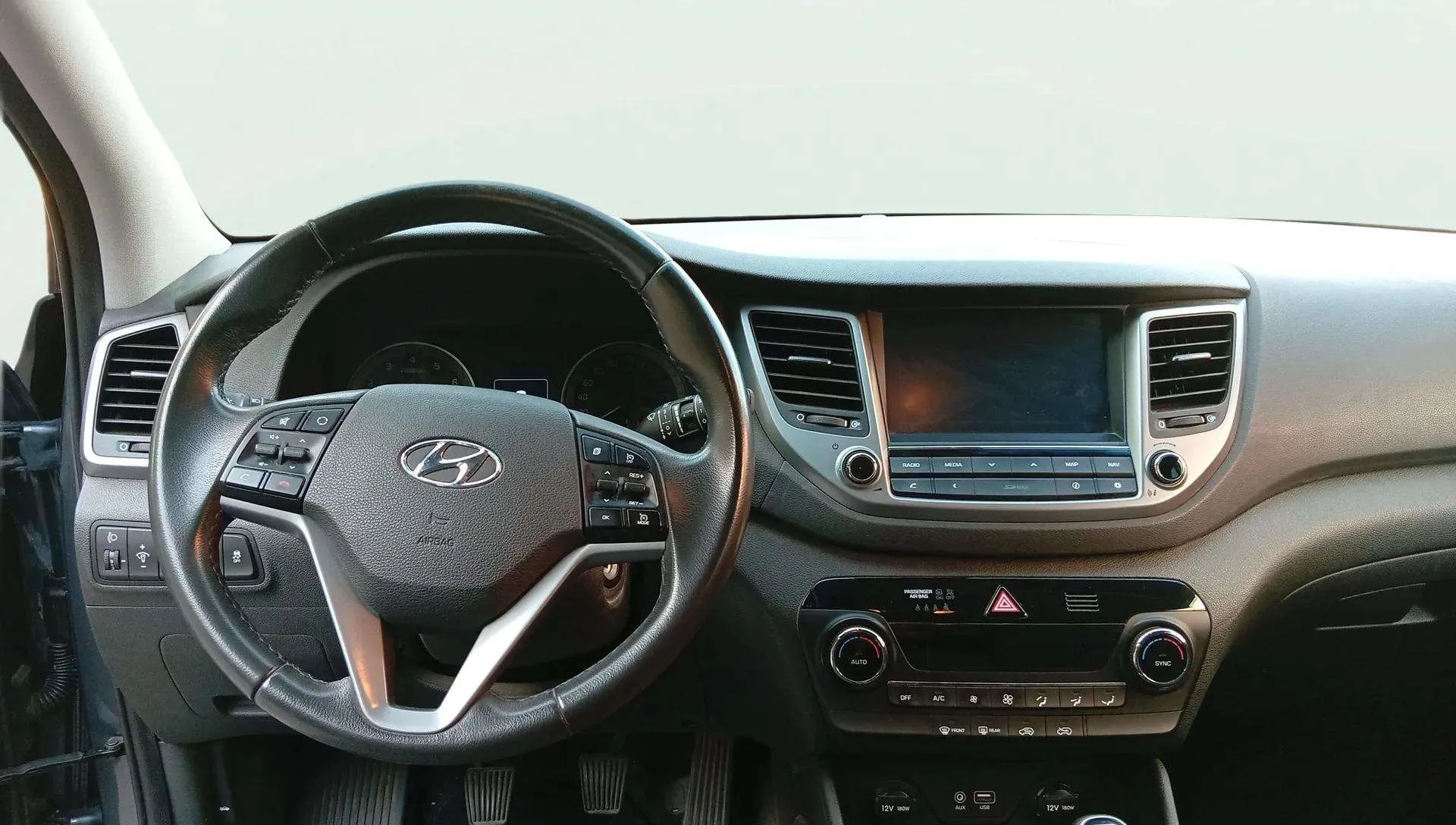 Hyundai Tucson 1.6 GDi BlueDrive 25 Aniversario 4x2 - foto 10