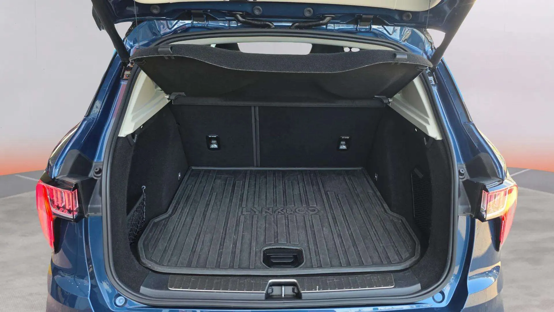 Lynk & Co 01 1.5 PHEV - foto 21