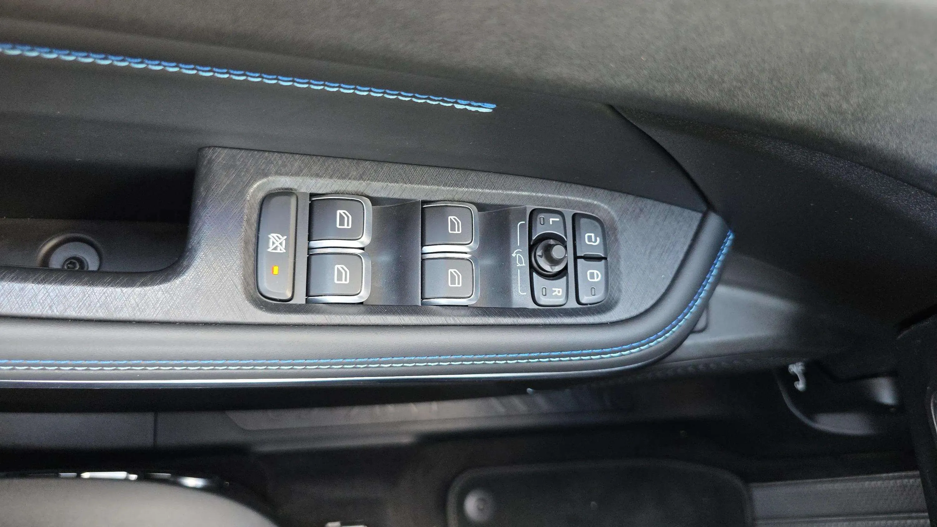 Lynk & Co 01 1.5 PHEV - foto 14