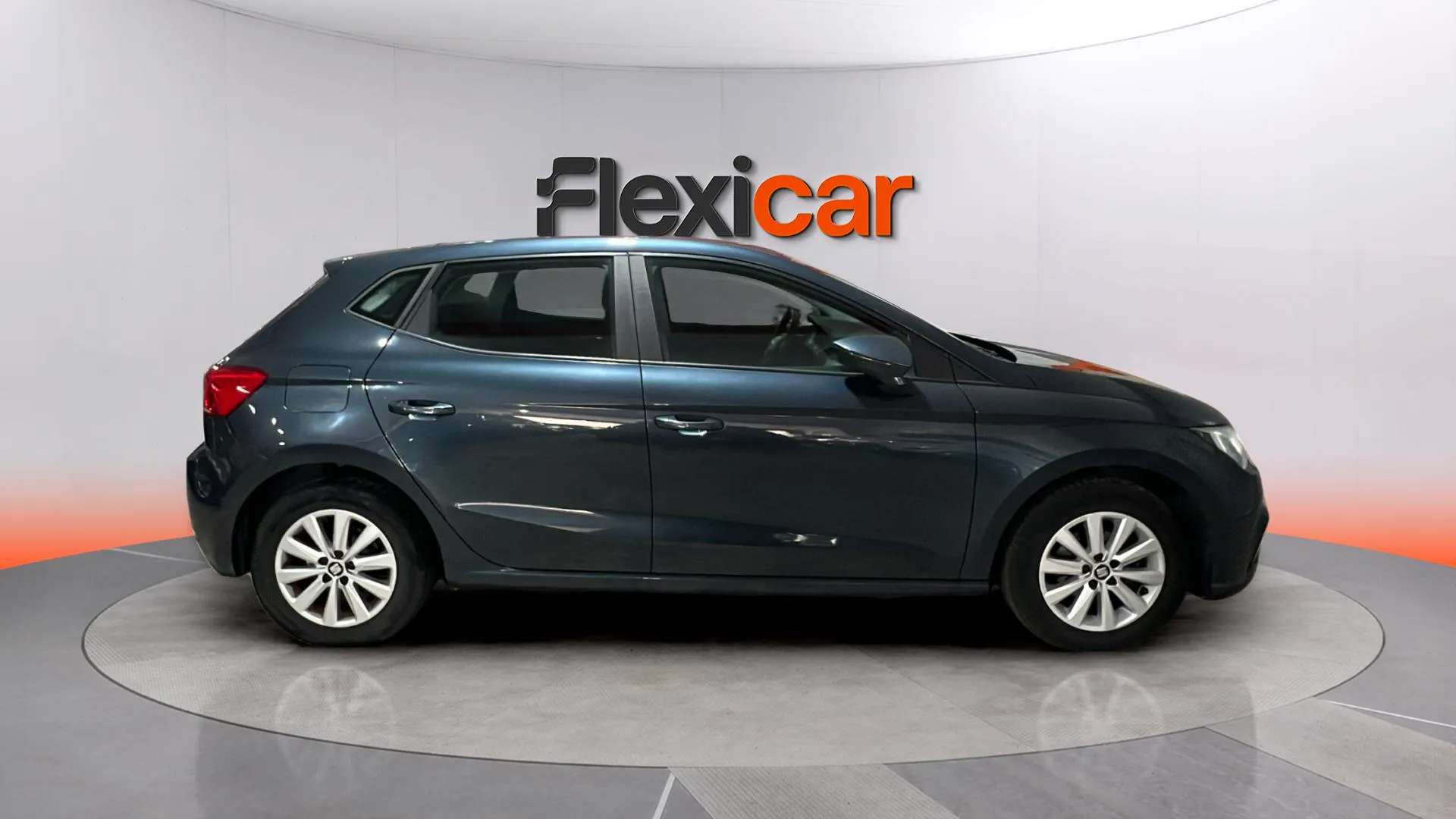 SEAT Ibiza 1.0 MPI Reference Plus - foto 8