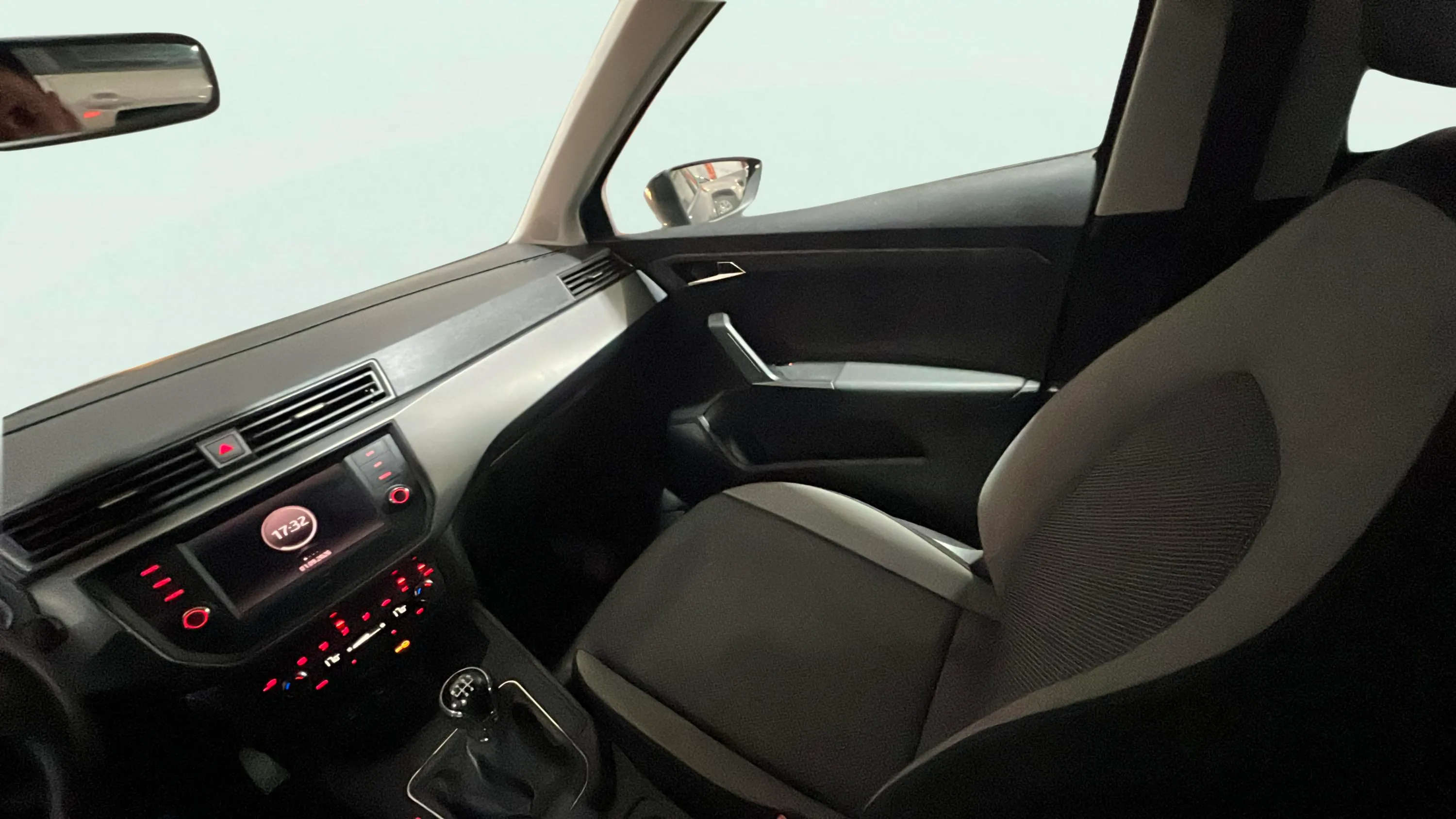 SEAT Ibiza 1.0 MPI Reference Plus - foto 11