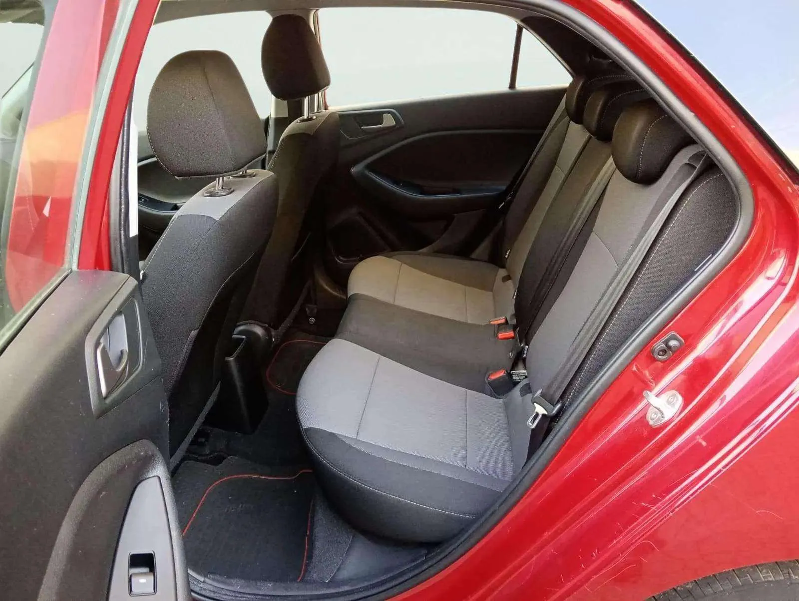Hyundai i20 1.2 MPI Essence - foto 13