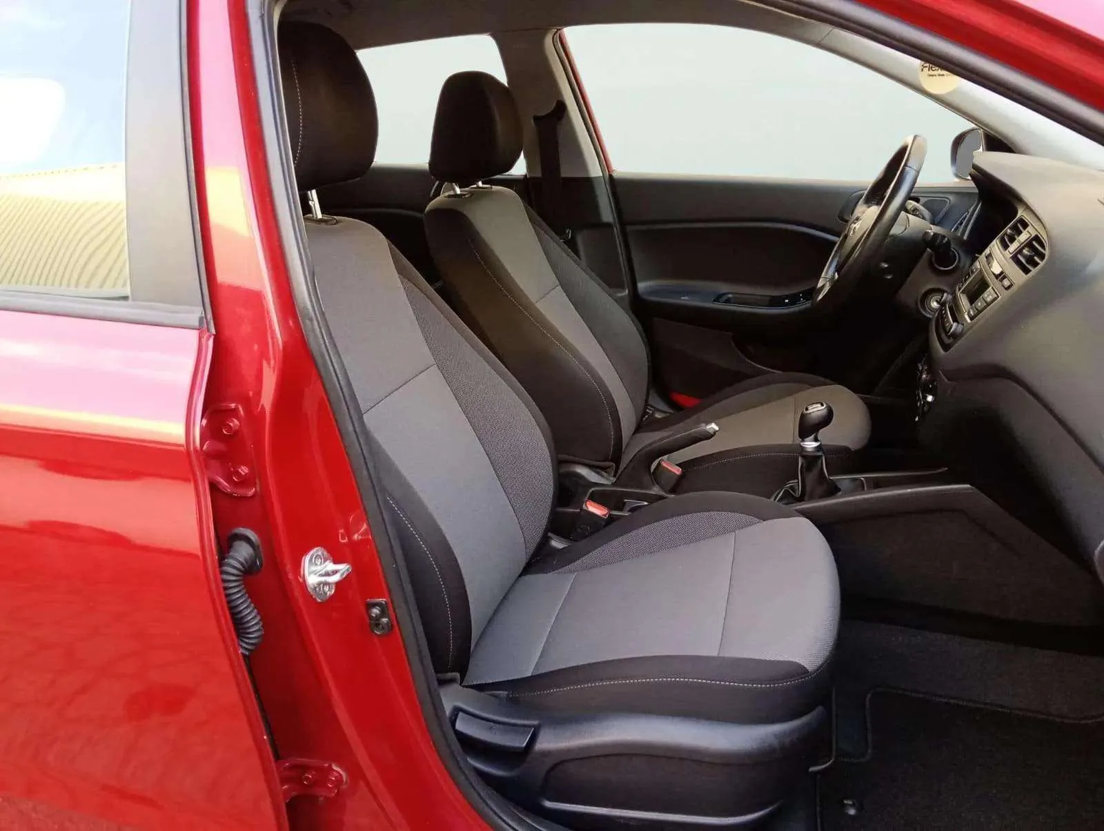 Hyundai i20 1.2 MPI Essence - foto 18