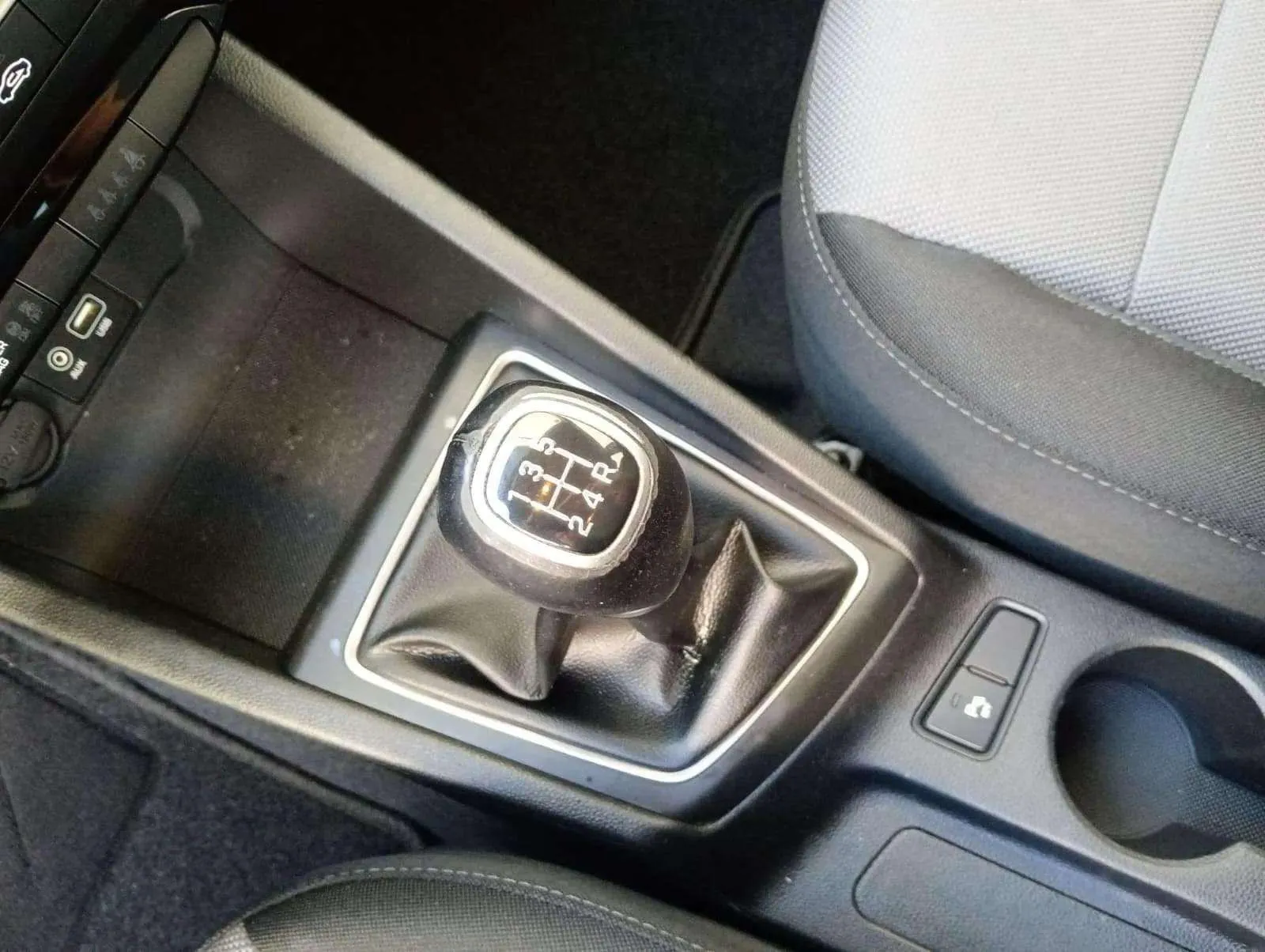 Hyundai i20 1.2 MPI Essence - foto 9