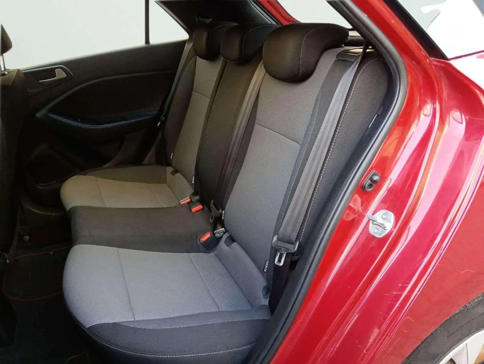 Hyundai i20 1.2 MPI Essence - foto 12