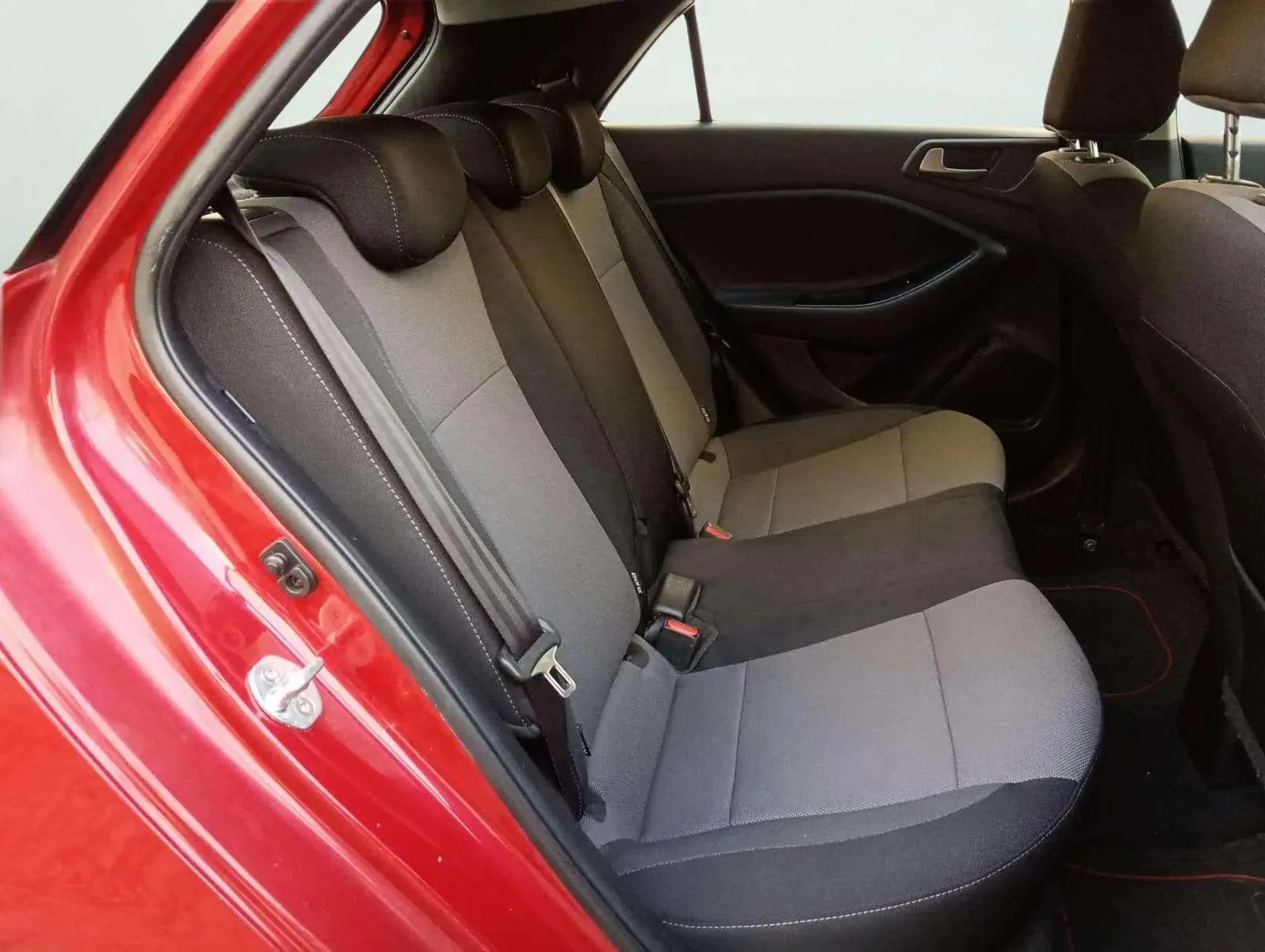 Hyundai i20 1.2 MPI Essence - foto 15