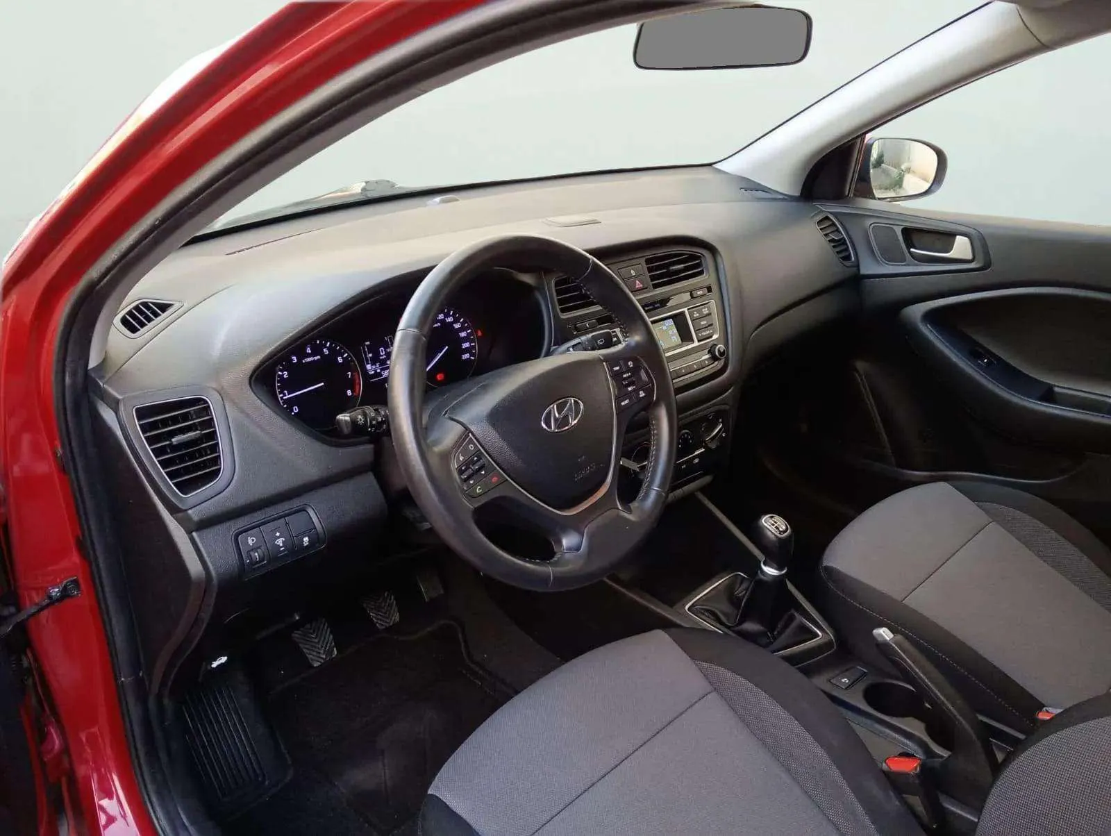 Hyundai i20 1.2 MPI Essence - foto 7