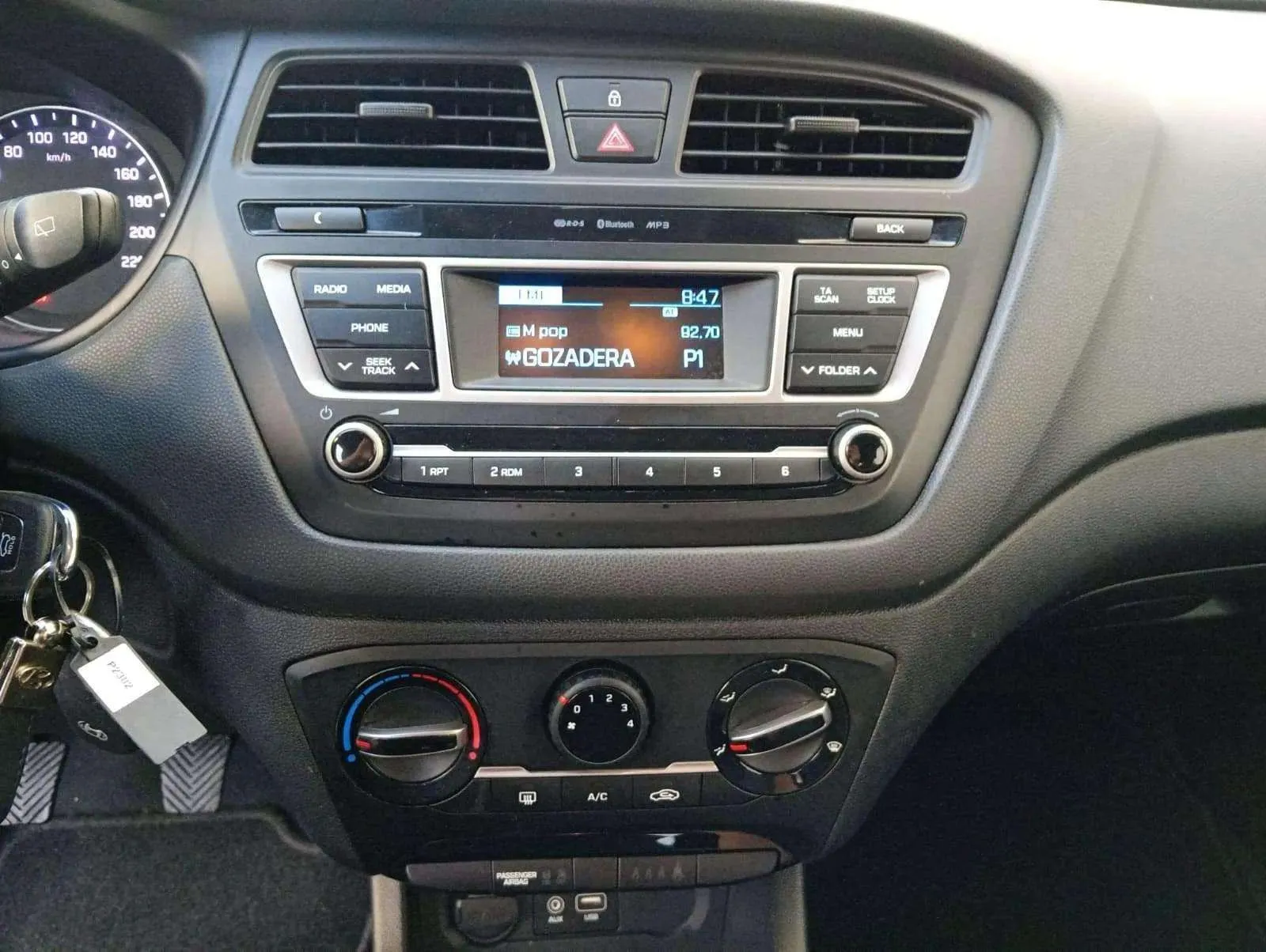 Hyundai i20 1.2 MPI Essence - foto 11