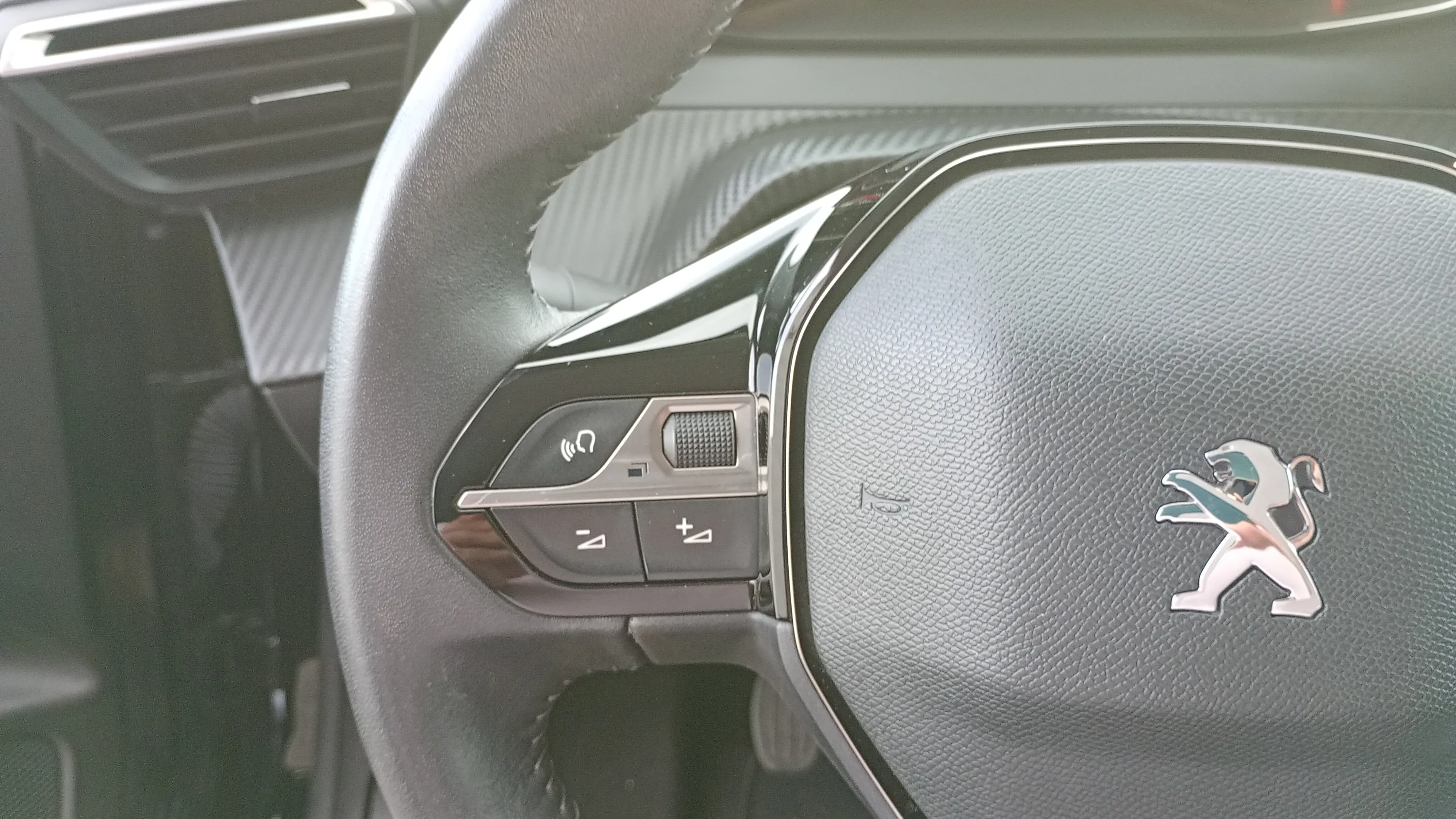 Peugeot 208 PureTech Allure Pack - foto 11
