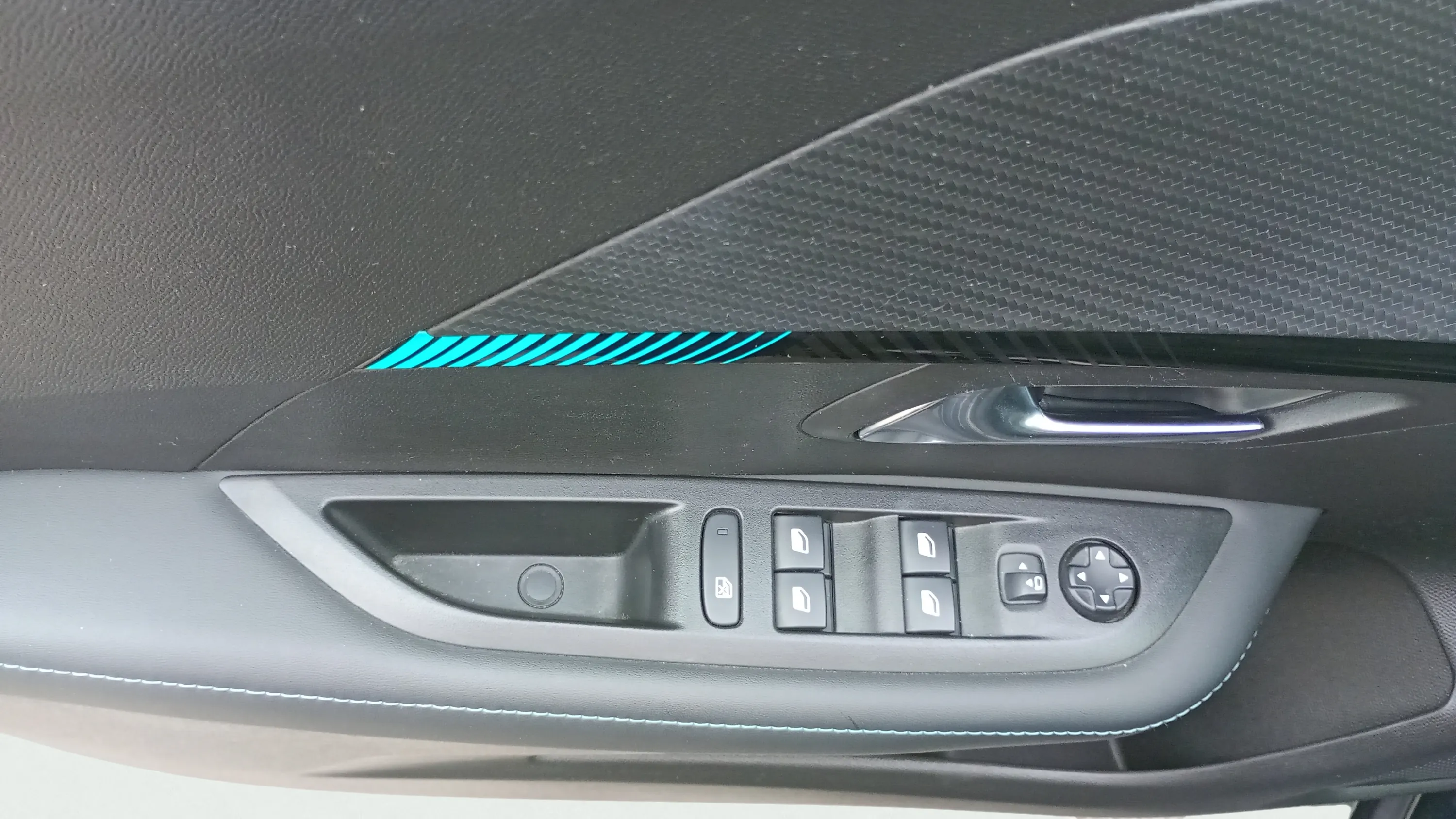 Peugeot 208 PureTech Allure Pack - foto 18