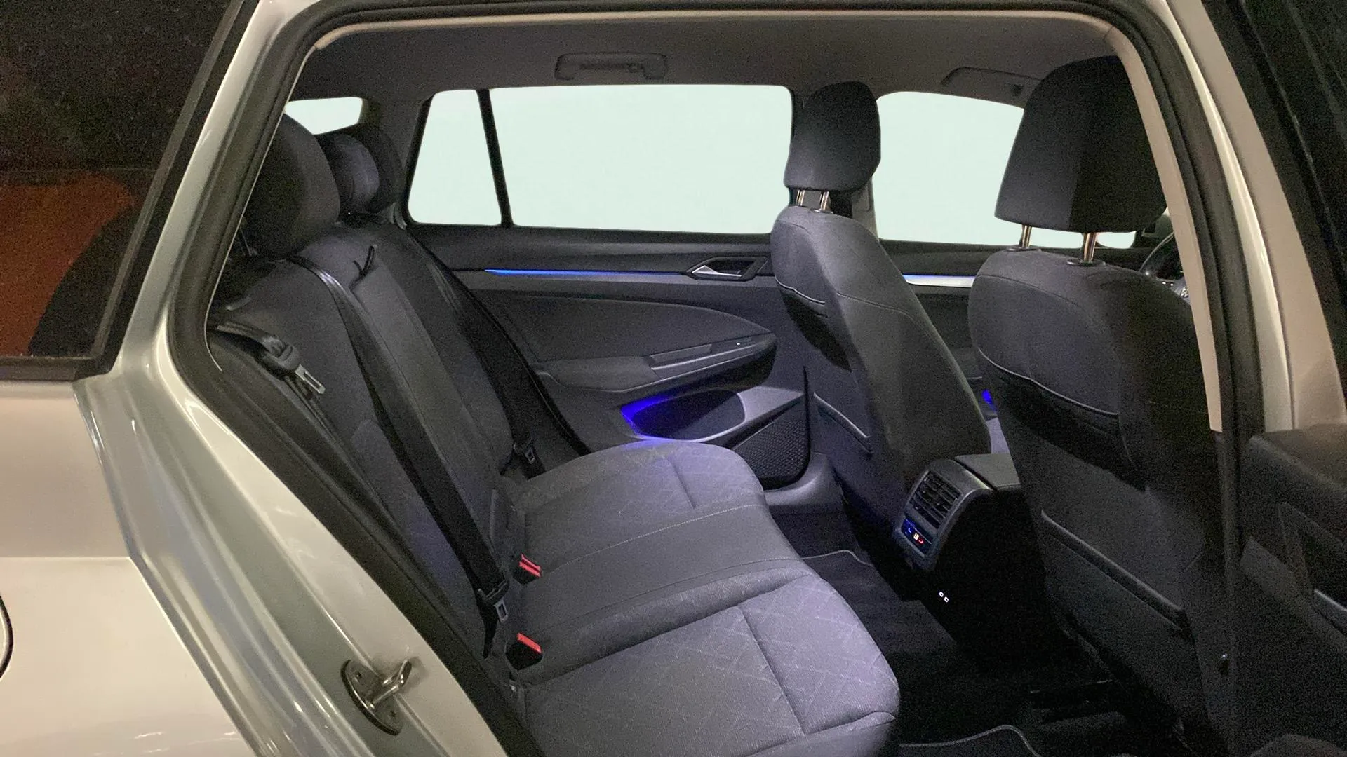Volkswagen Golf Life 1.5 eTSI DSG Variant - foto 29