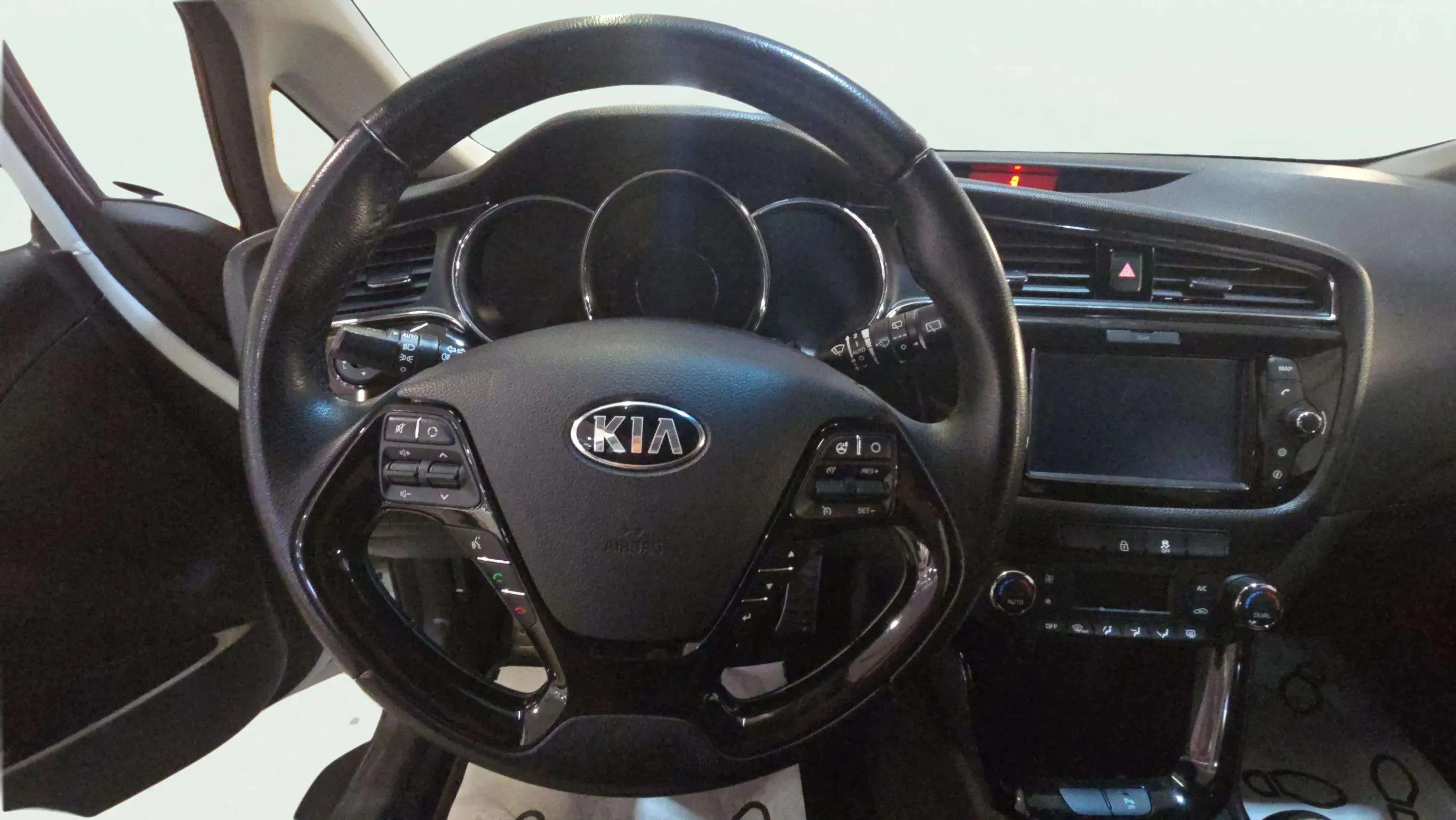 Kia Ceed 1.0 T-GDi Concept Plus Eco-Dynam - foto 8