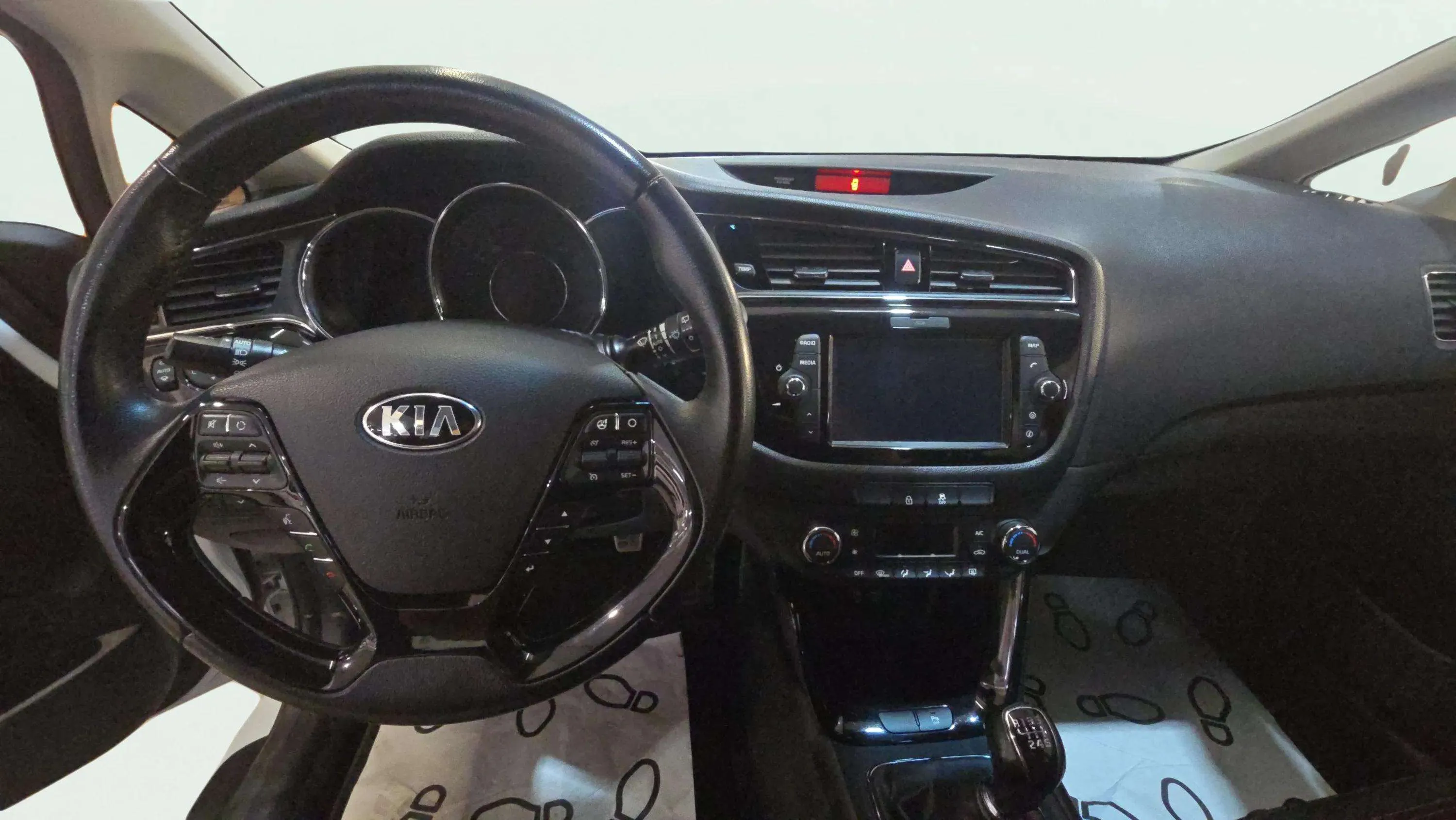 Kia Ceed 1.0 T-GDi Concept Plus Eco-Dynam - foto 6