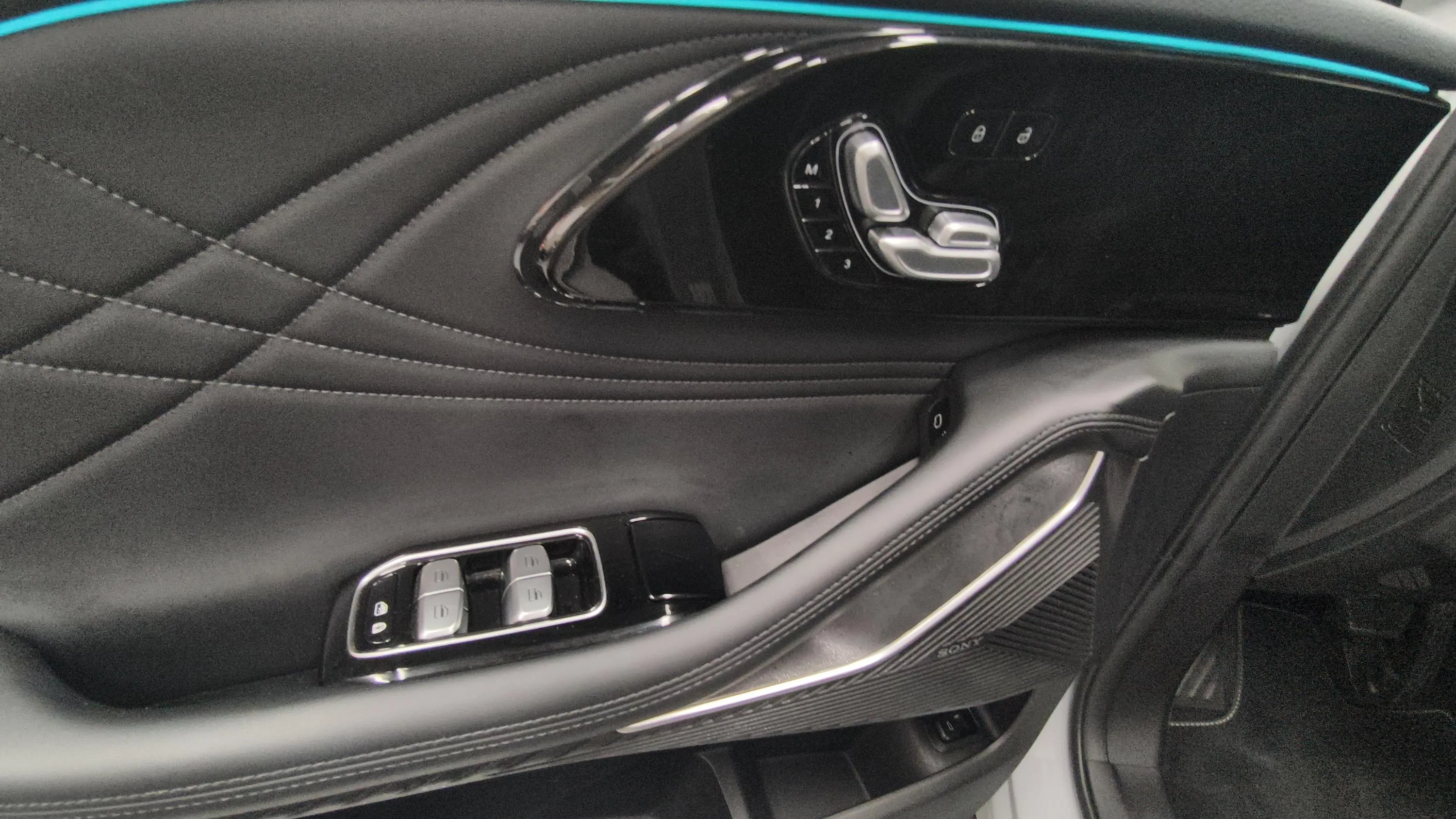 Omoda 9 SHS Premium 1.5 T-GDi AWD - foto 21