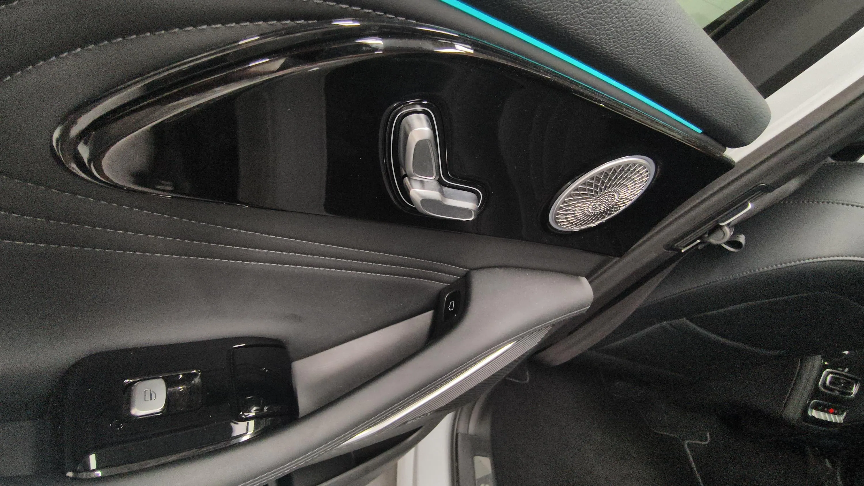 Omoda 9 SHS Premium 1.5 T-GDi AWD - foto 18