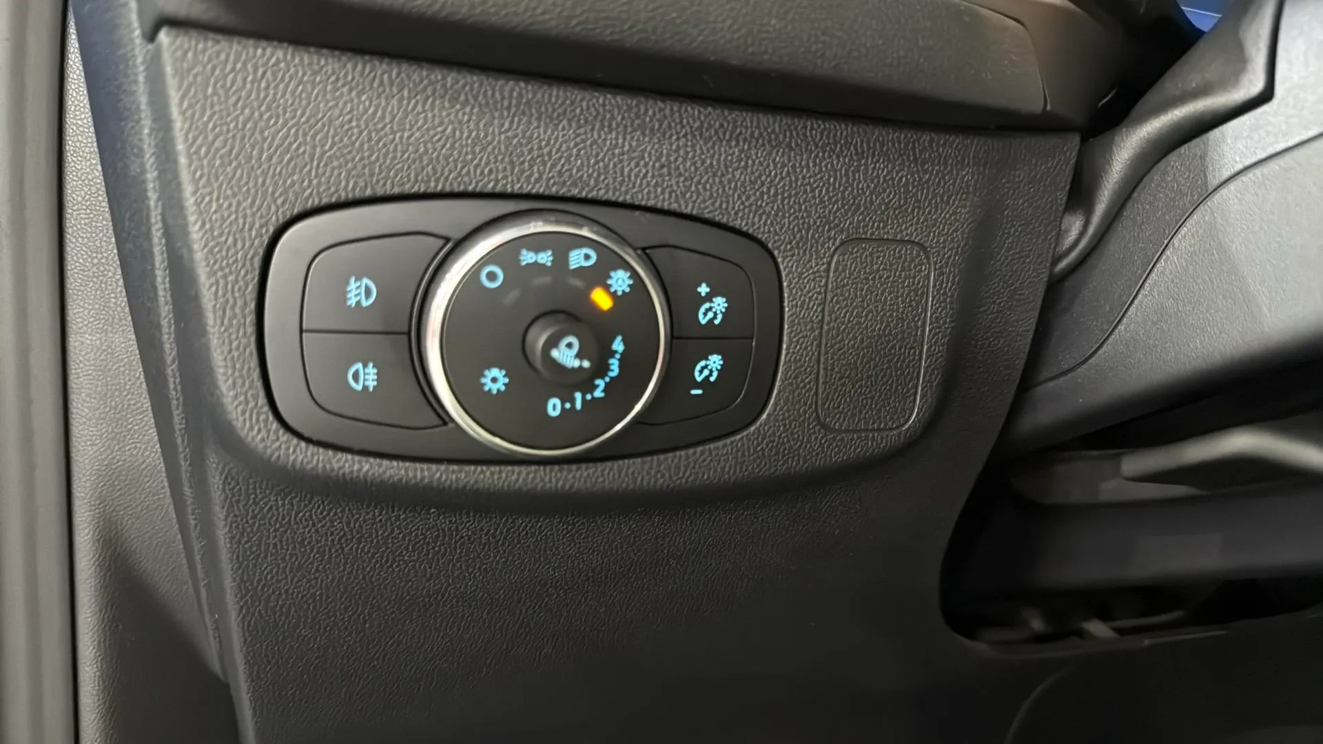 Ford Focus 1.0 EcoBoost MHEV Active - foto 17
