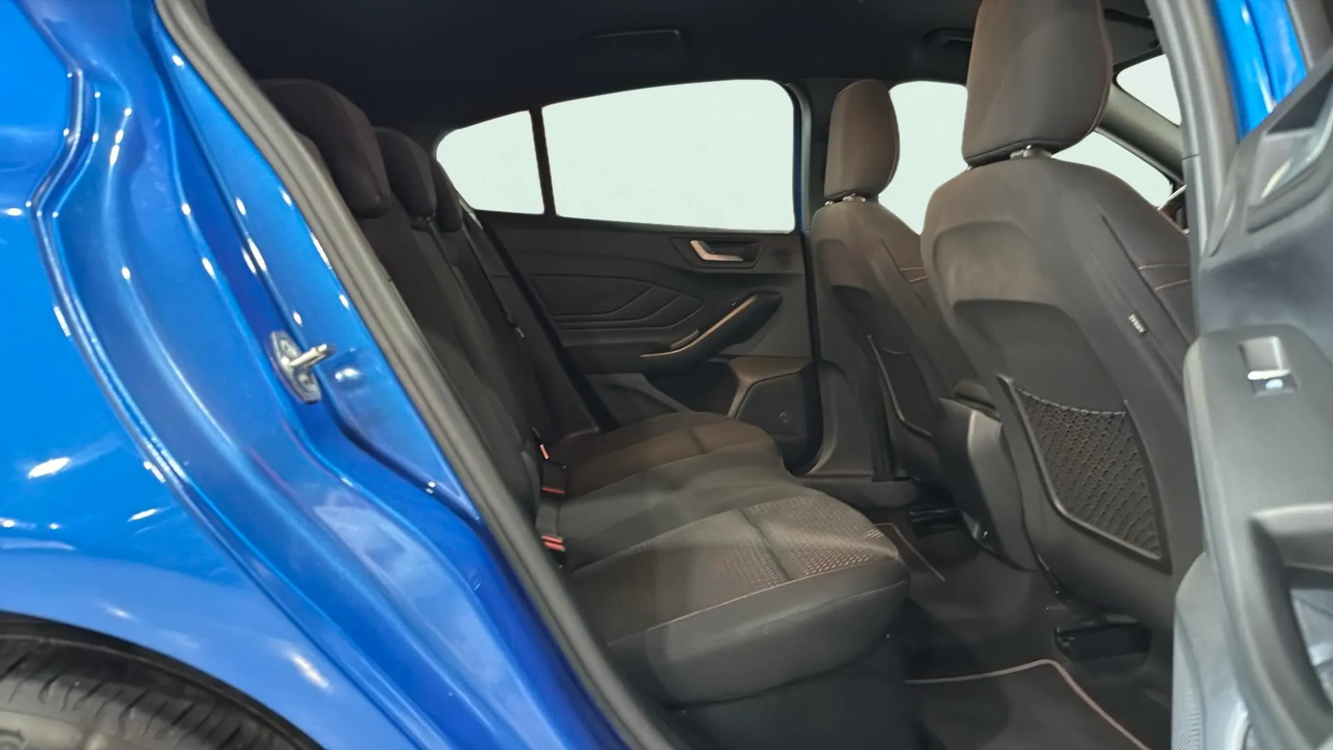 Ford Focus 1.0 EcoBoost MHEV Active - foto 23