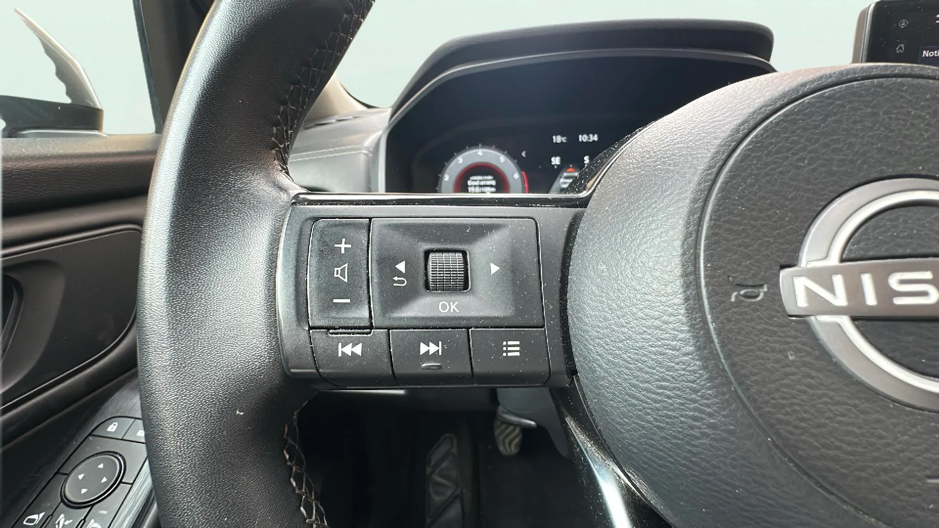 Nissan Qashqai DIG-T mHEV 4x2 Acenta - foto 24