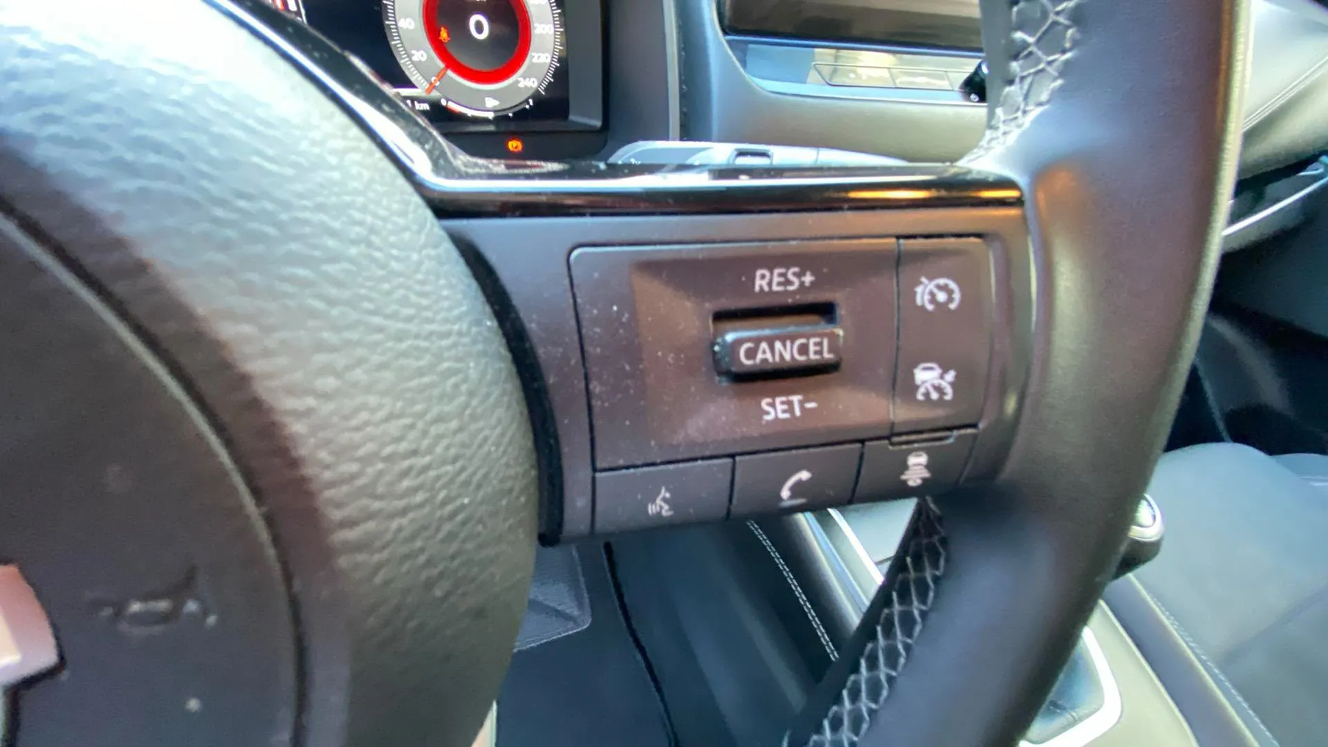 Nissan Qashqai DIG-T mHEV 4x2 Acenta - foto 12