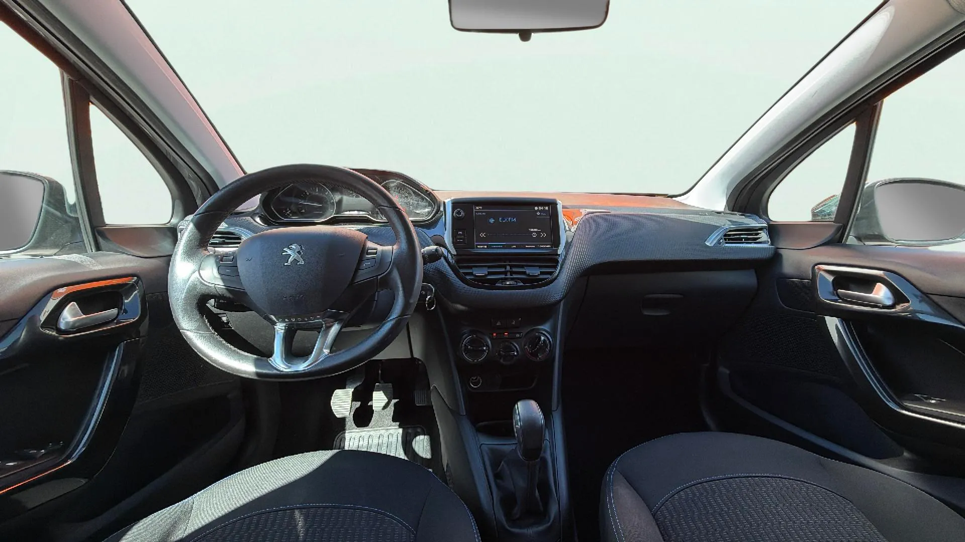Peugeot 208 Signature BlueHDi - foto 9