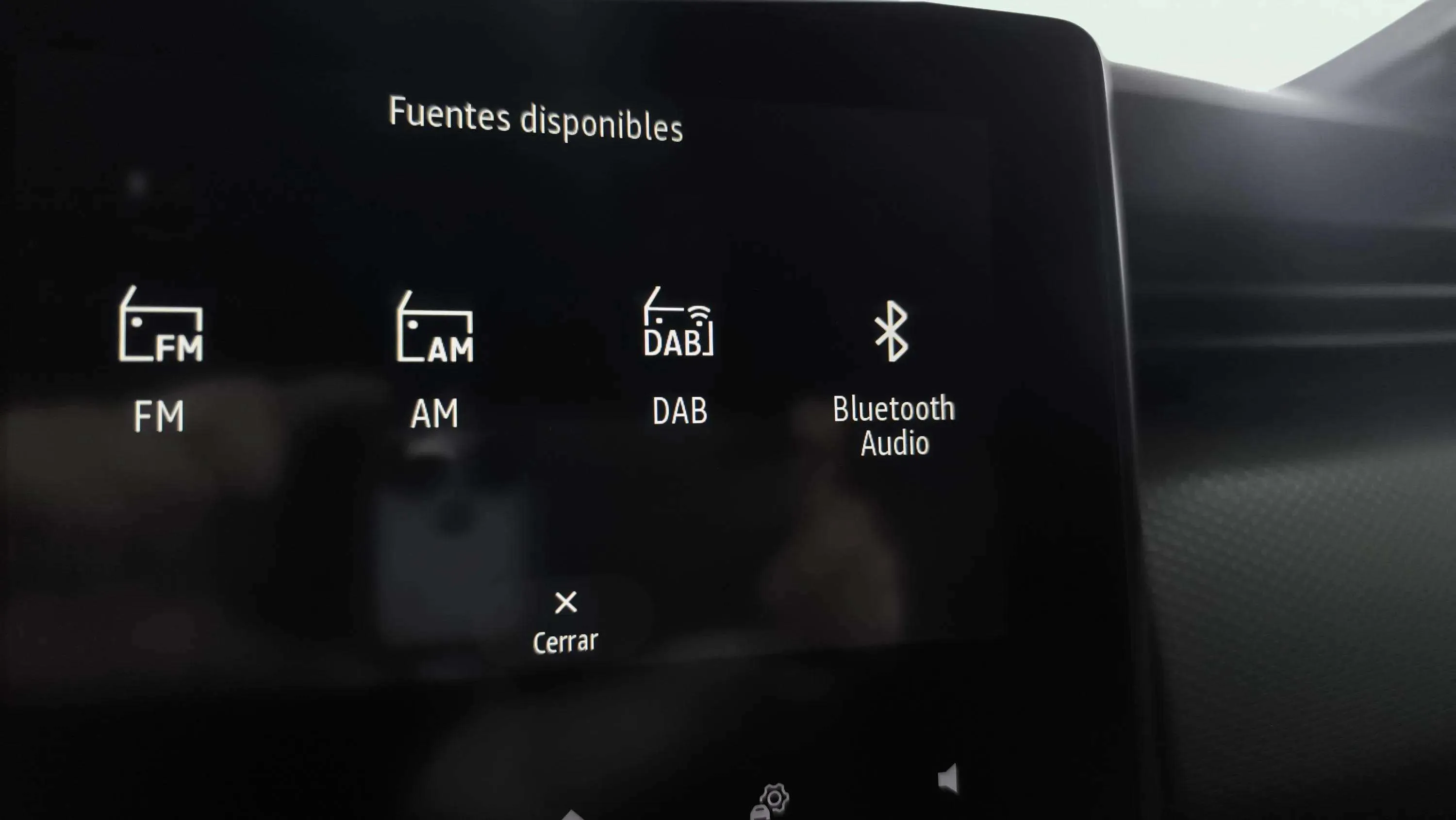 Renault Clio Zen TCe - foto 25