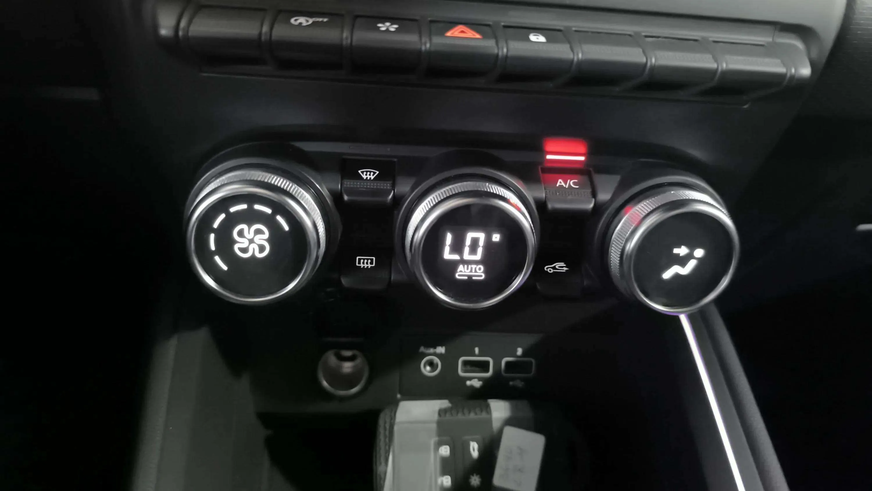 Renault Clio Zen TCe - foto 24