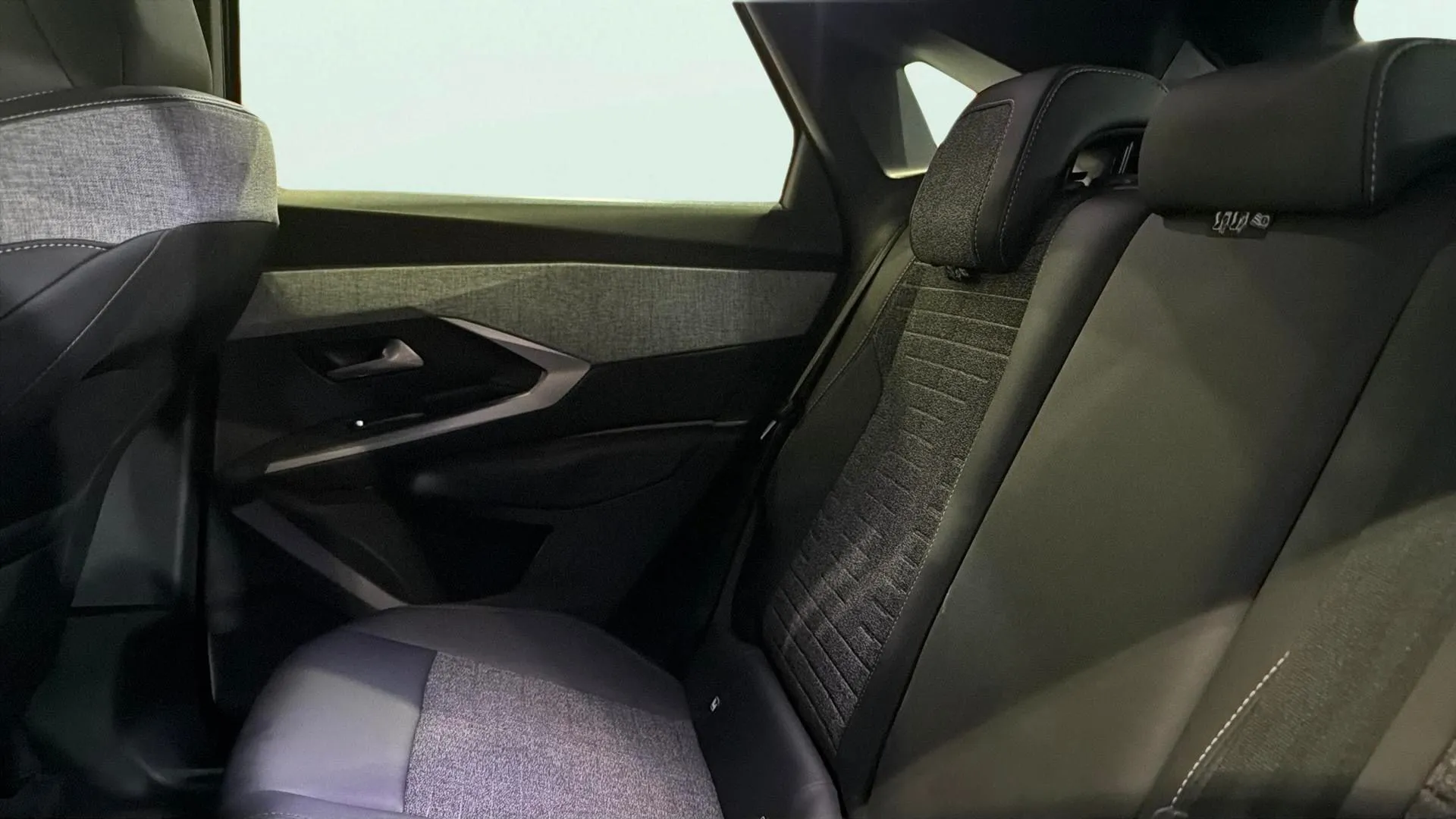 Peugeot 3008 1.2 Allure eDCS6 - foto 15